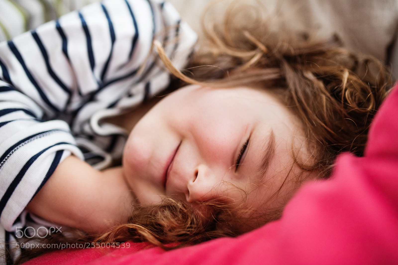 Nikon D5 sample photo. A small happy girl photography