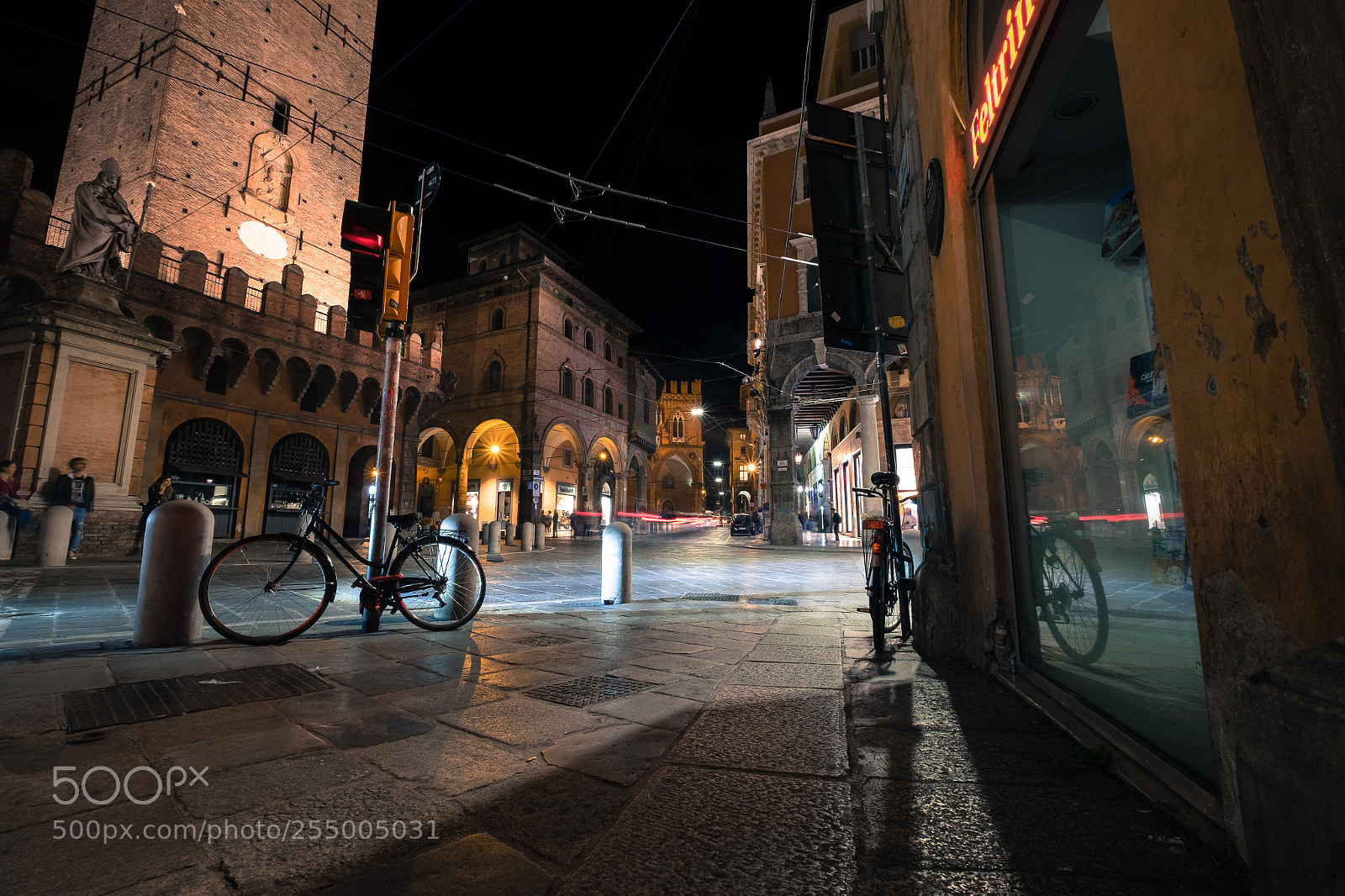 Fujifilm X-E2S sample photo. Bologna night photography