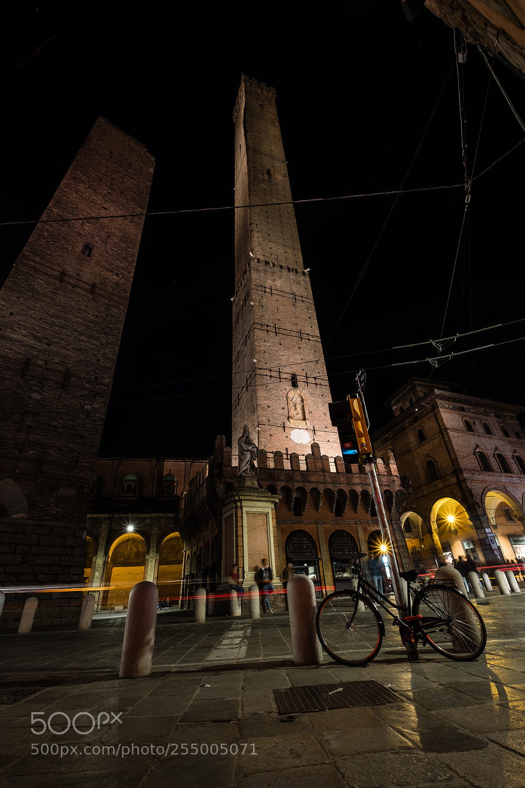 Fujifilm X-E2S sample photo. Torre degli asinelli photography