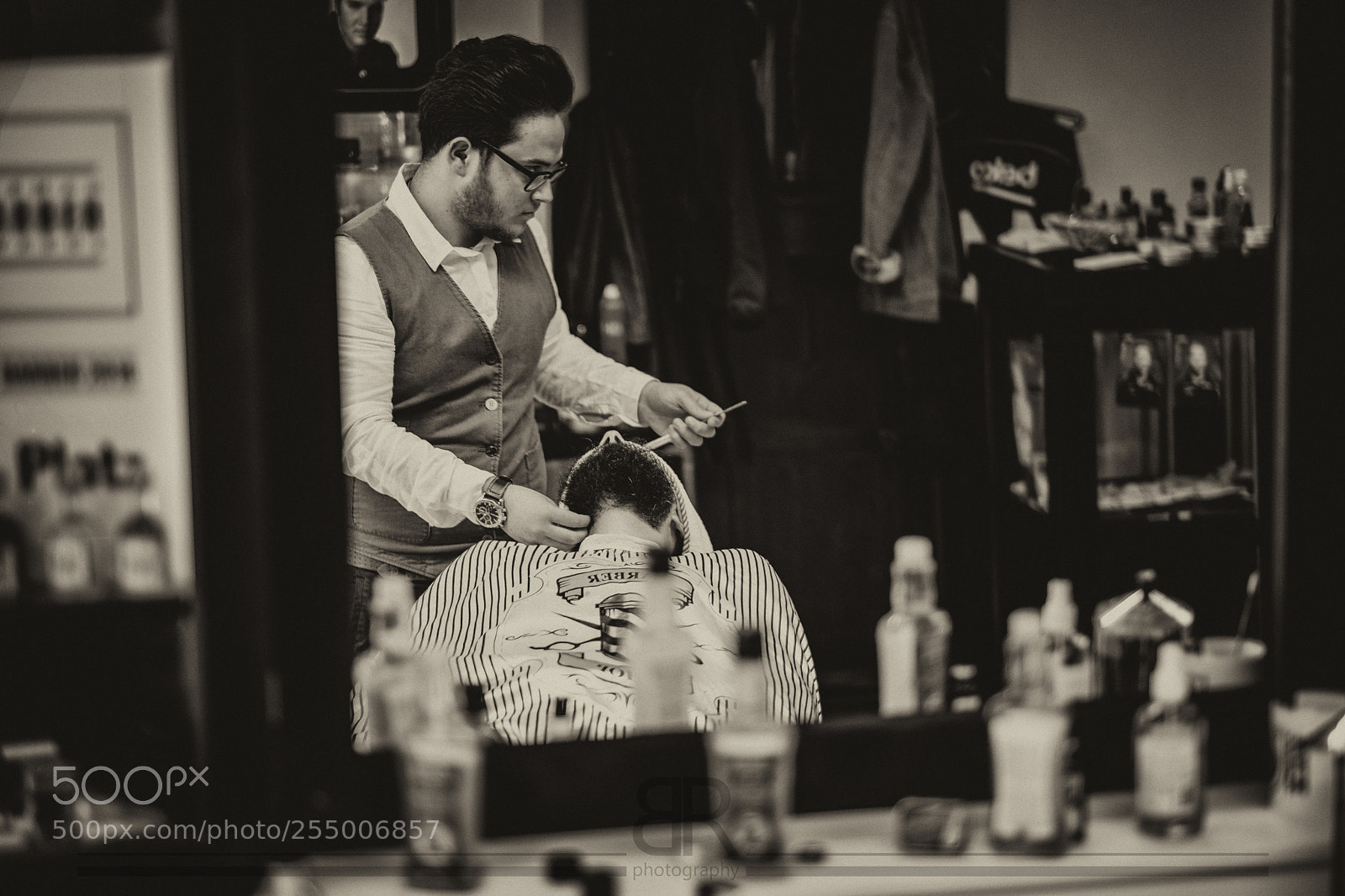 Fujifilm X-T2 sample photo. The barber shop photography
