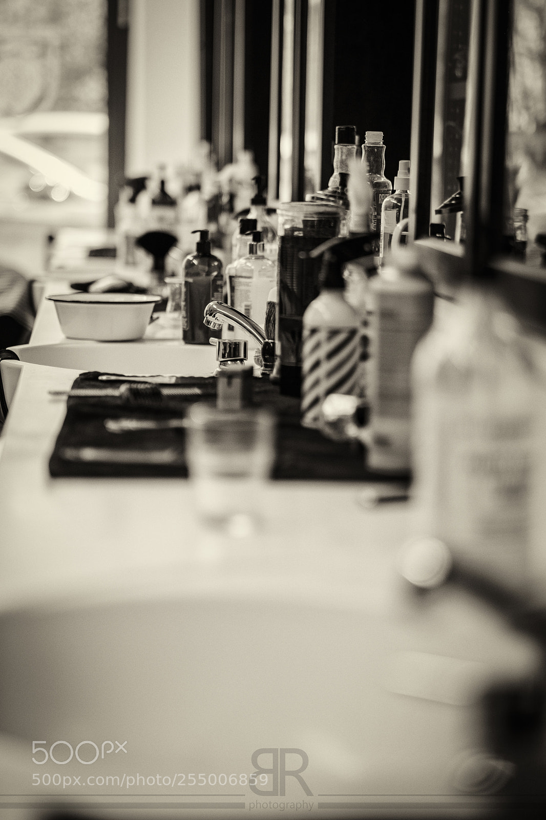 Fujifilm X-T2 sample photo. The barber shop photography