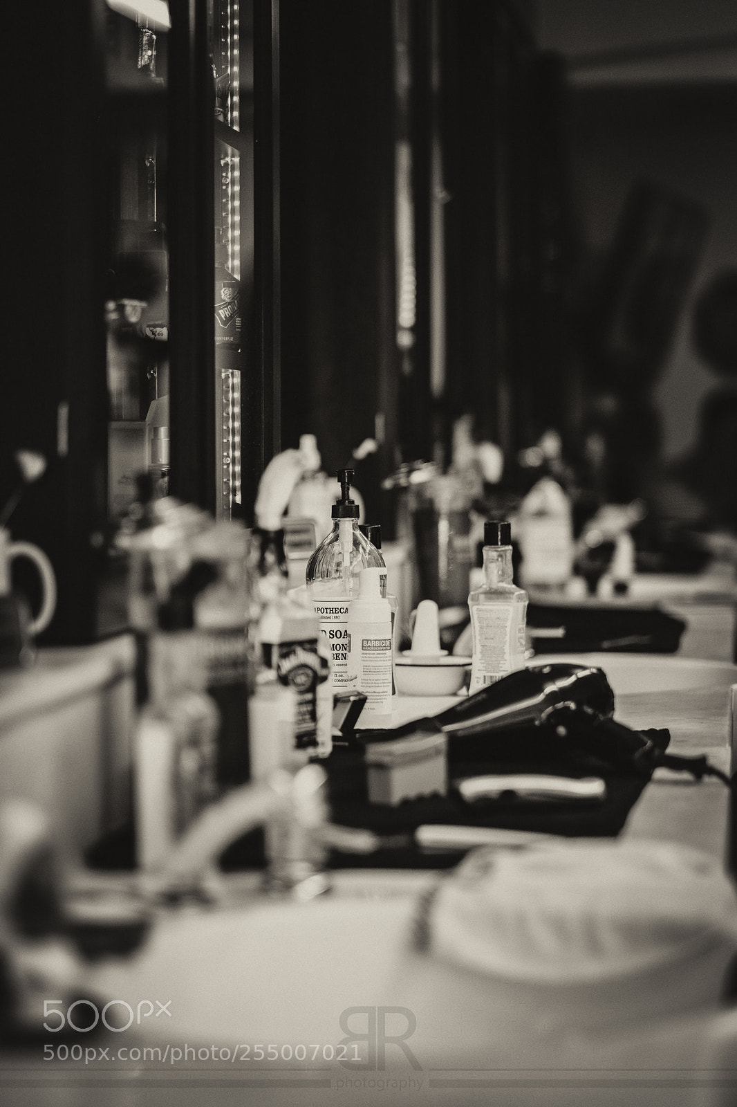 Fujifilm X-T2 sample photo. The barber shop photography