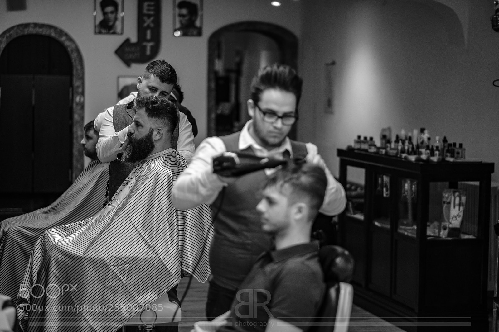 Fujifilm X-T2 sample photo. The barber shop photography