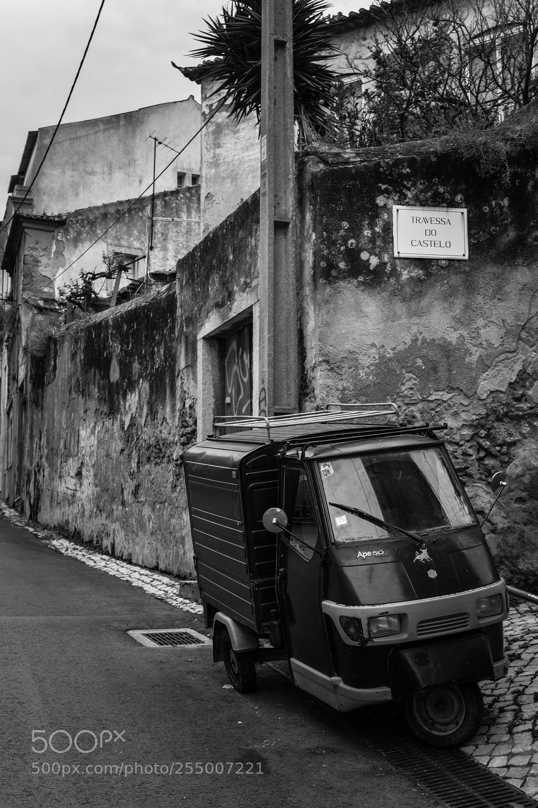 Nikon D5200 sample photo. Streets of almada. photography