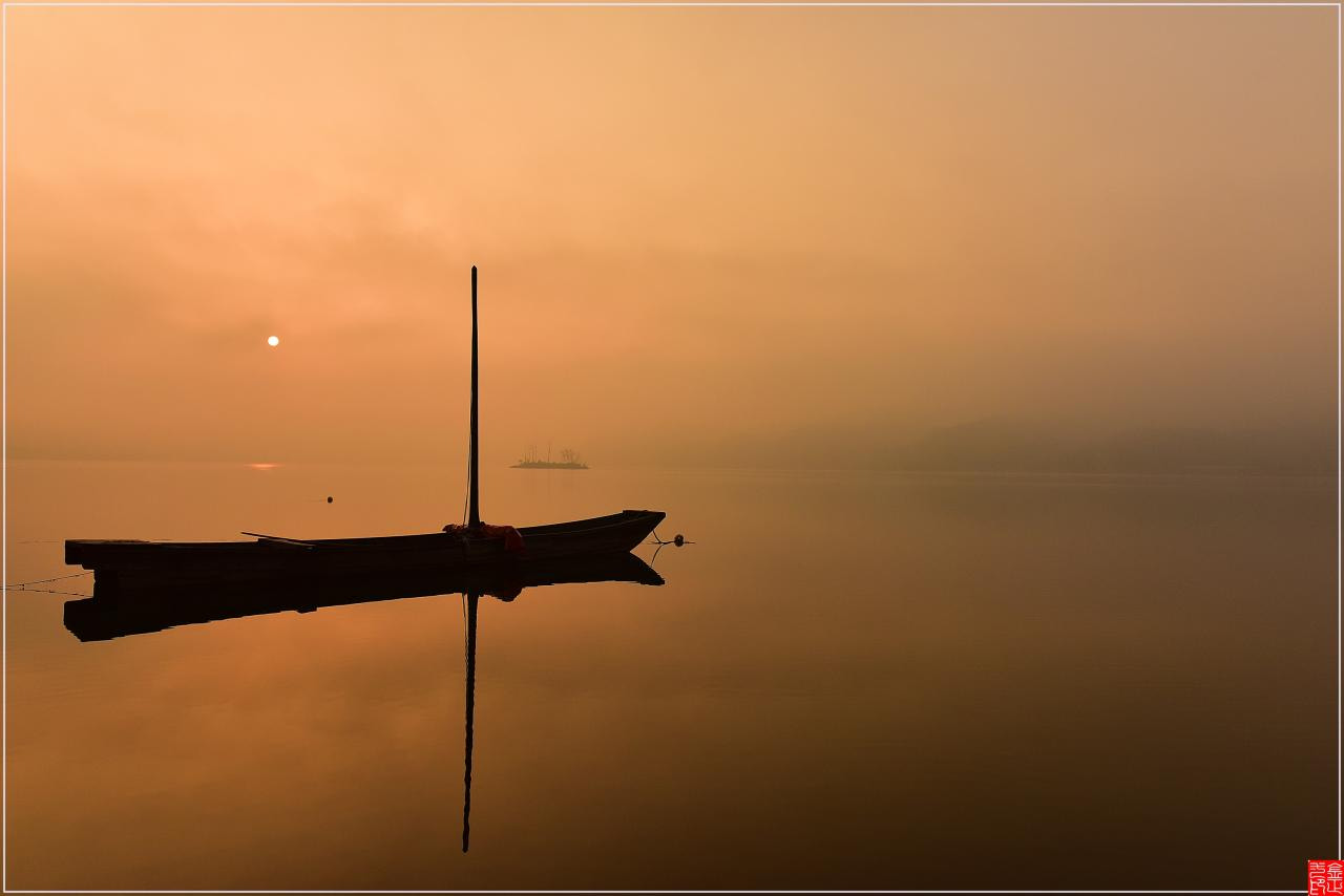 Nikon AF-S Nikkor 24-70mm F2.8G ED sample photo. Boat photography