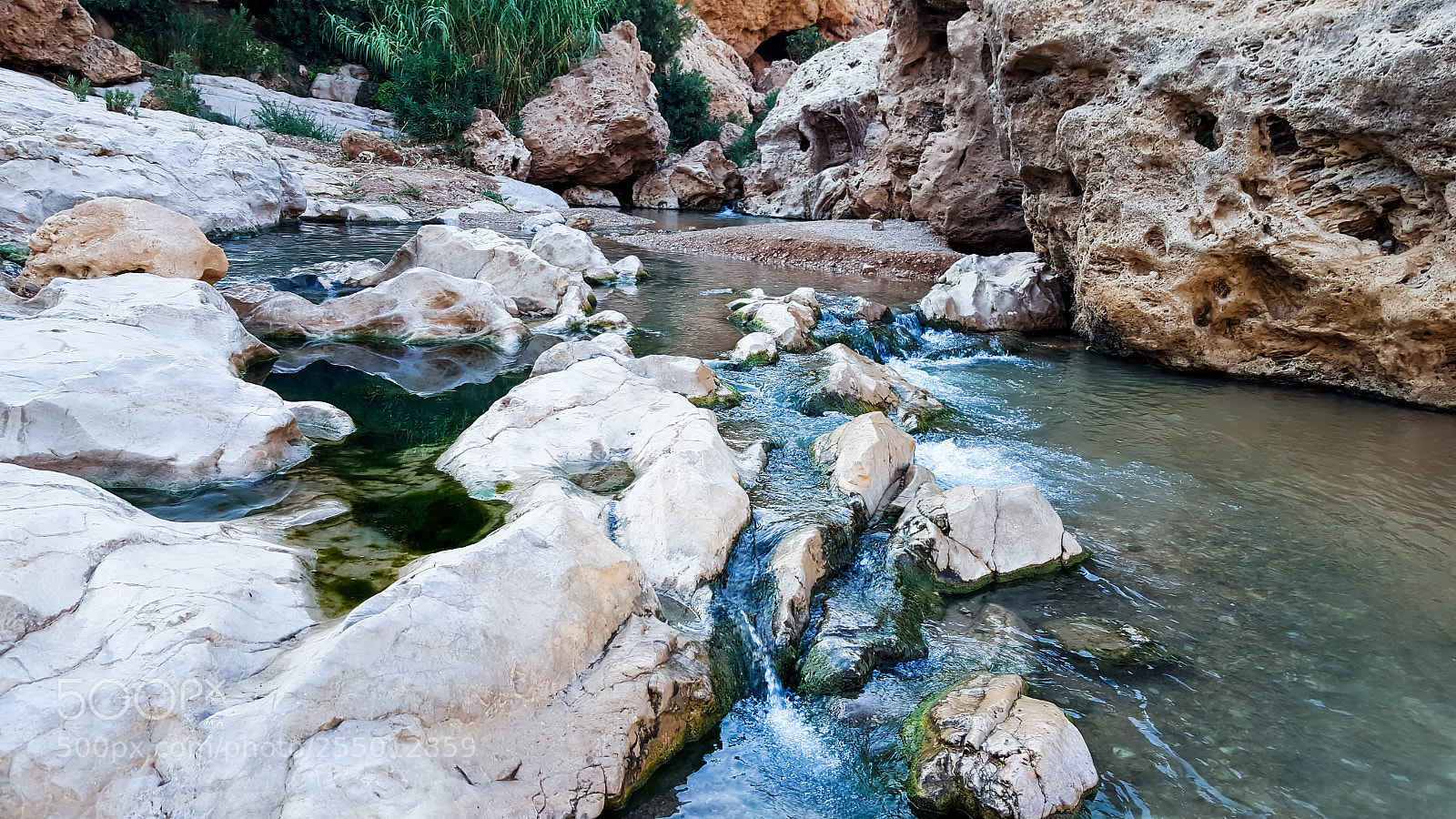 Samsung GALAXY S6 edge sample photo. Water stagnant between rocks photography