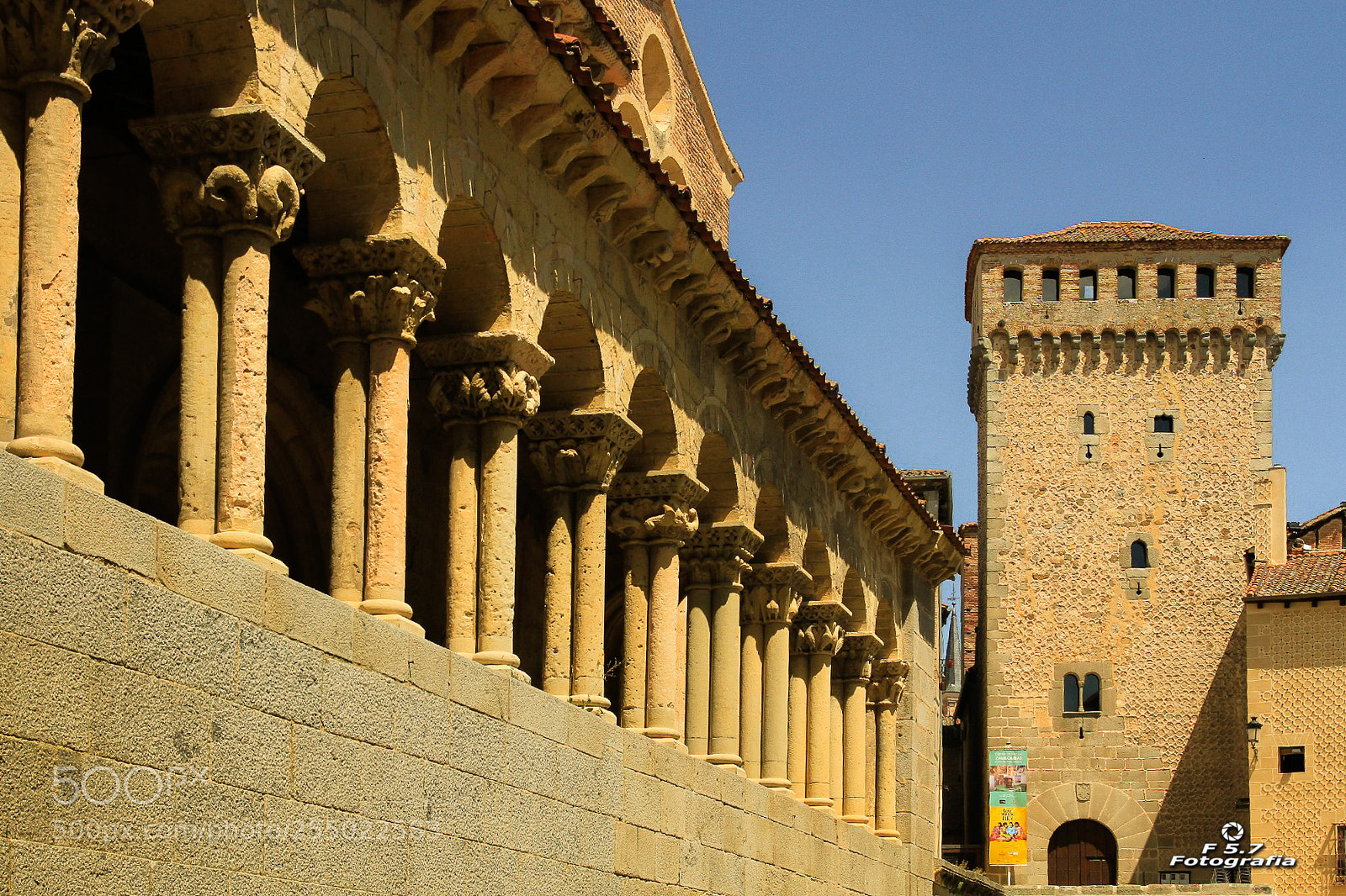 Canon EOS 7D sample photo. Columnas y edificaci n photography