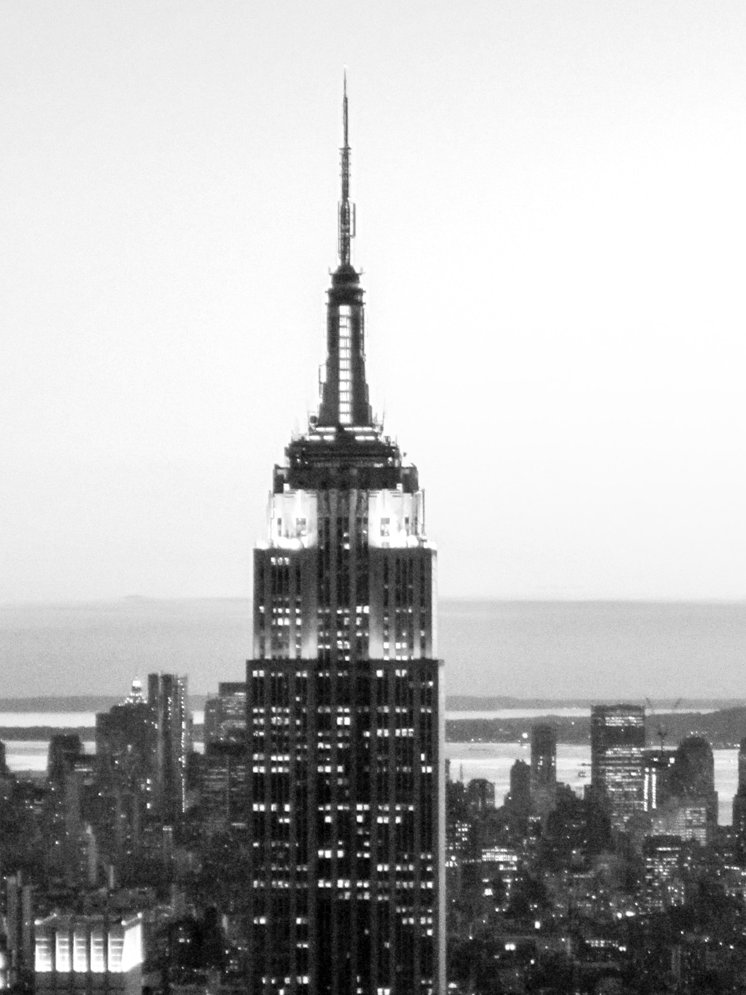 Canon PowerShot SD780 IS (Digital IXUS 100 IS / IXY Digital 210 IS) sample photo. Empire state building photography