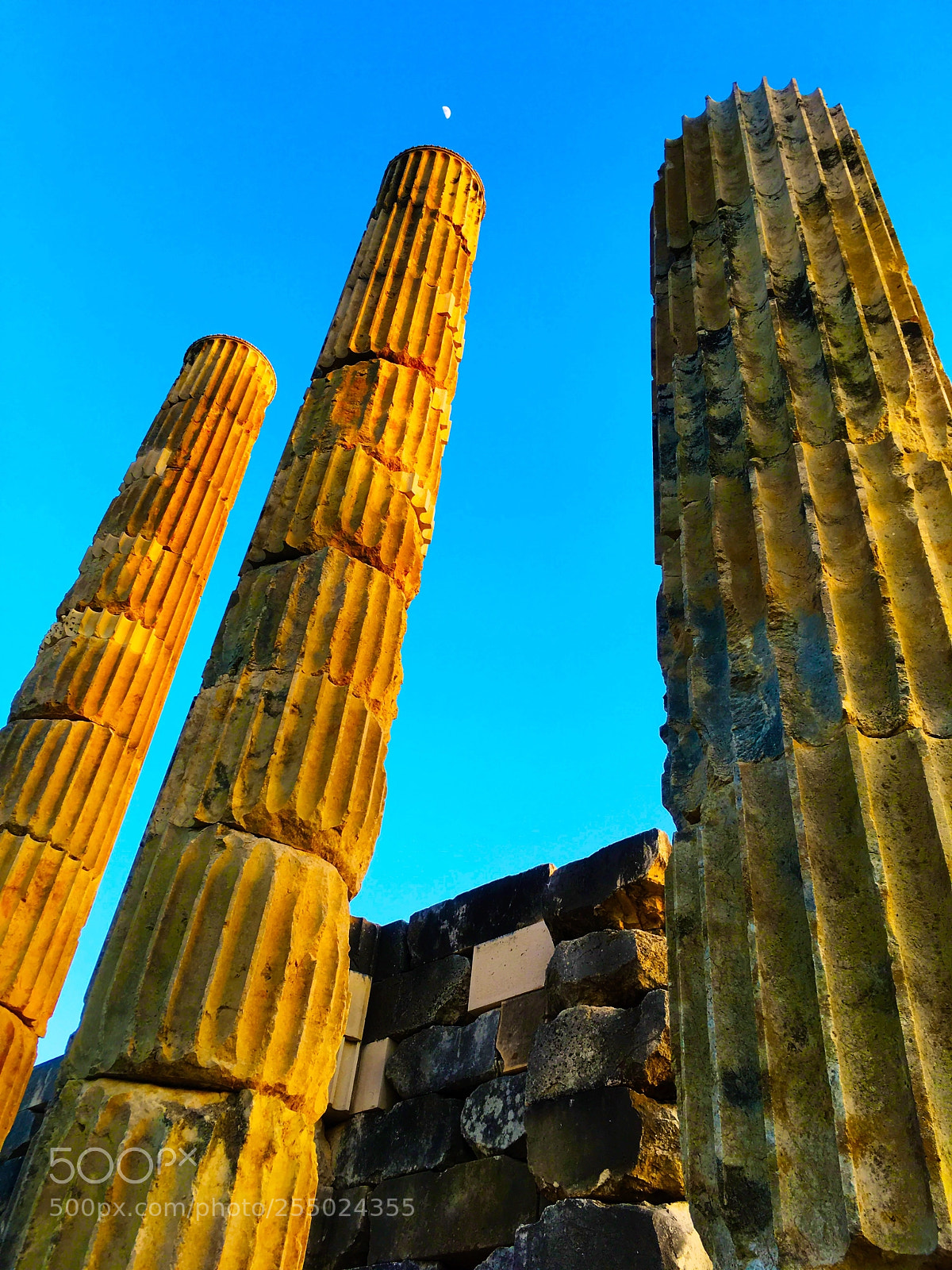 Apple iPhone SE sample photo. Leto temple... sunset, pillars photography