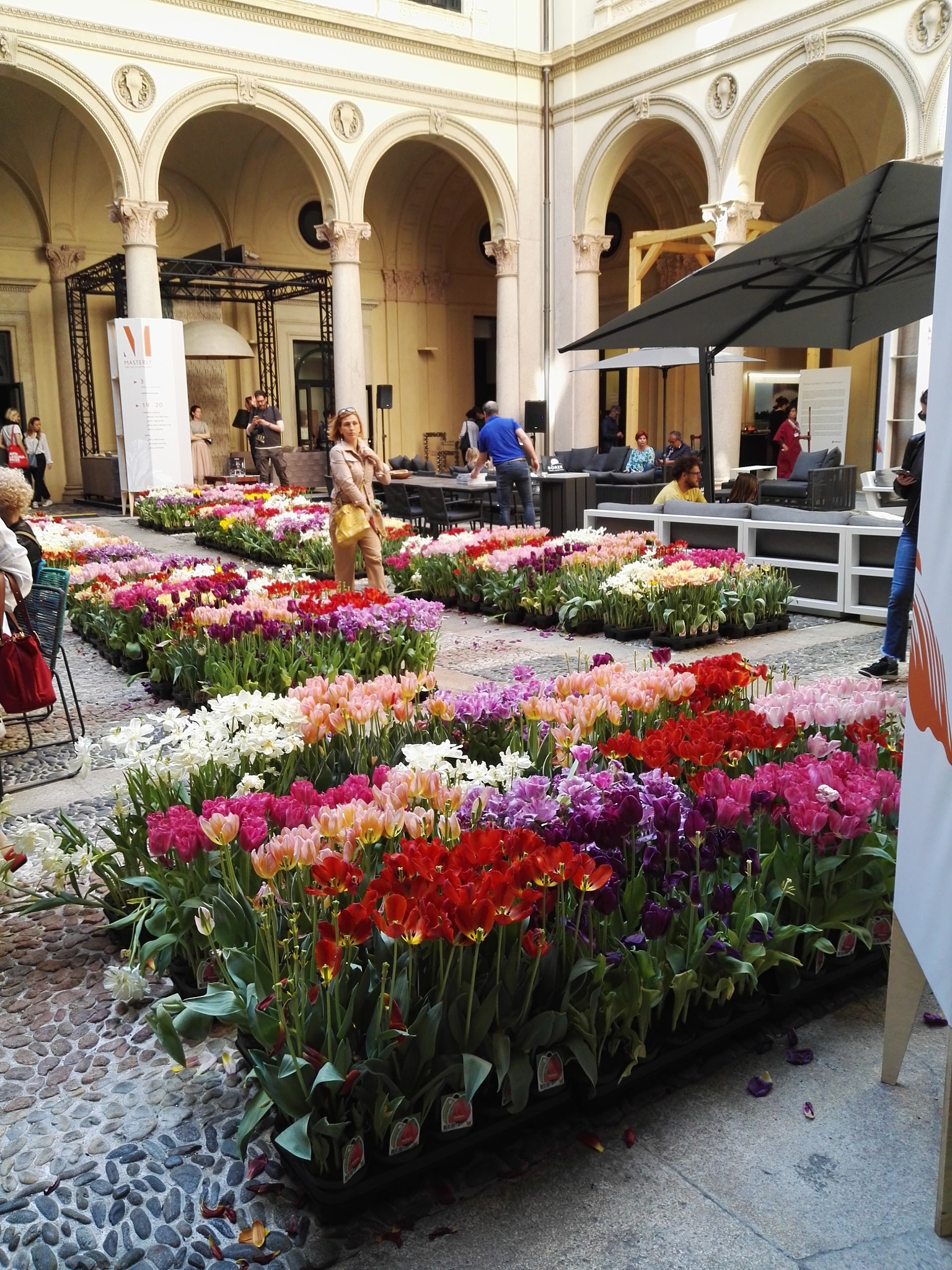 HUAWEI P8 sample photo. Design week in milan photography