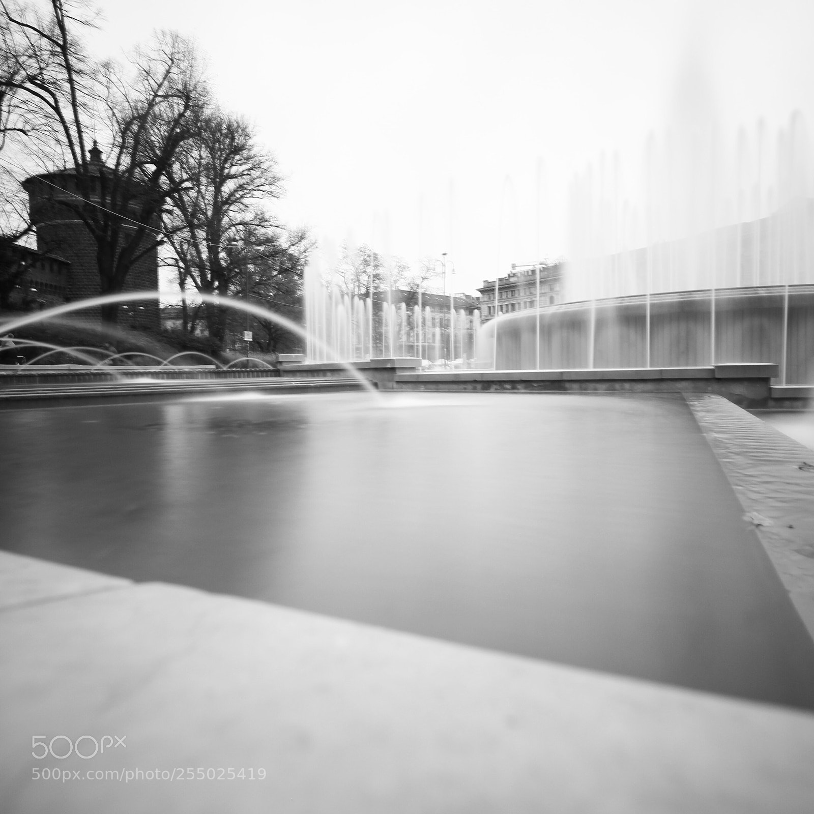 Canon EOS 700D (EOS Rebel T5i / EOS Kiss X7i) sample photo. Fontana castello sforzesco photography