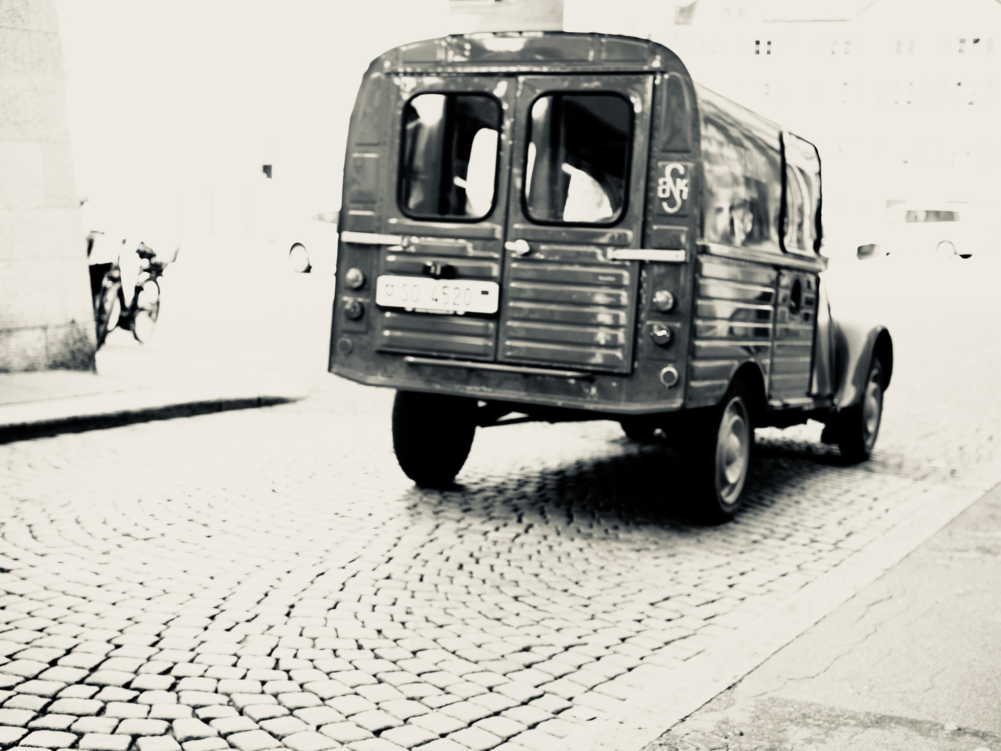 Olympus PEN E-P5 sample photo. Citroen photography