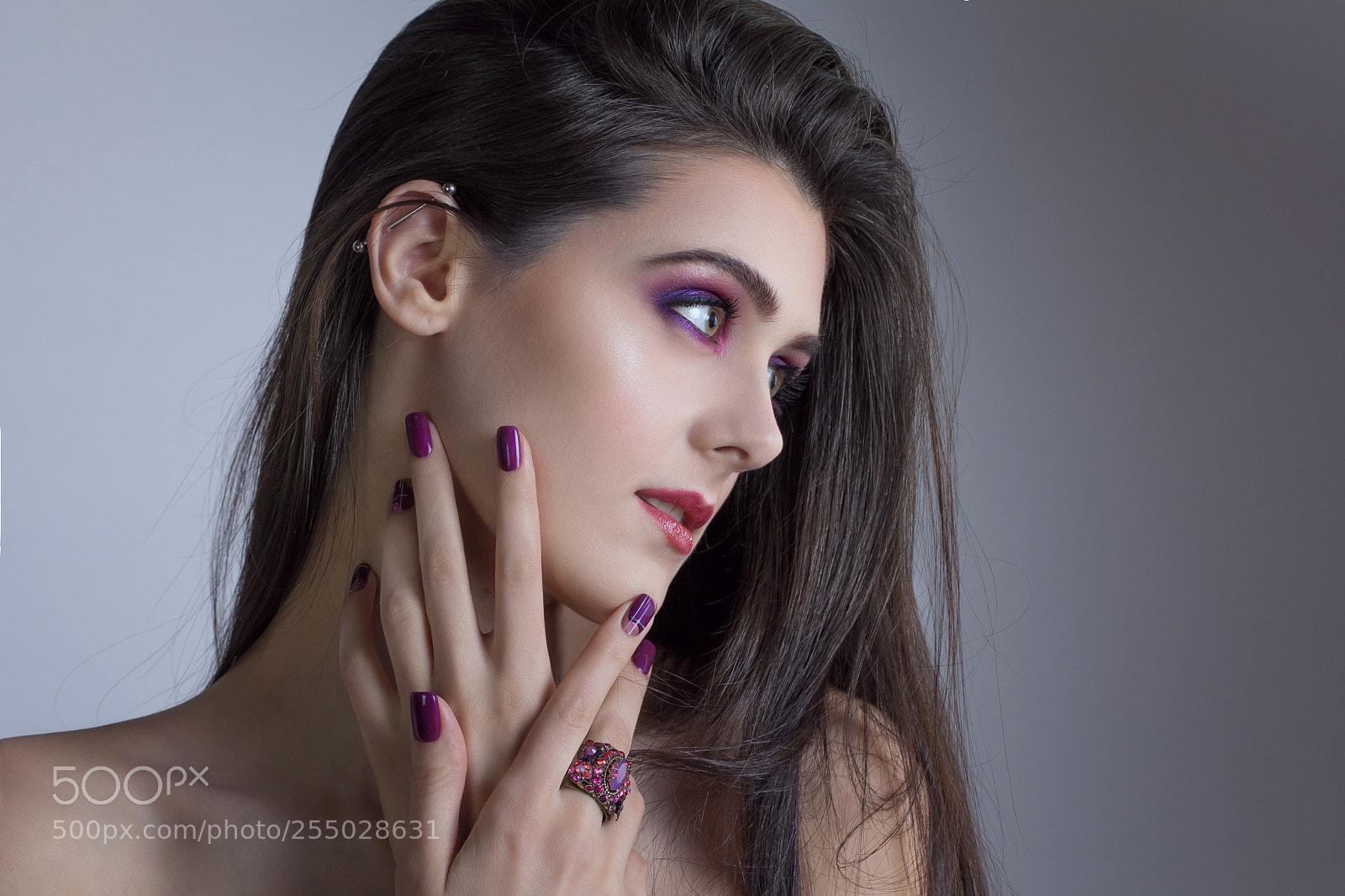 Canon EOS 5D Mark IV sample photo. Beautiful fashion woman with photography