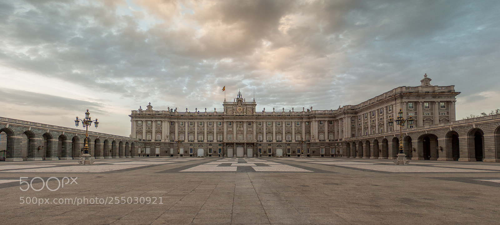 Canon EOS 450D (EOS Rebel XSi / EOS Kiss X2) sample photo. Palacio real photography