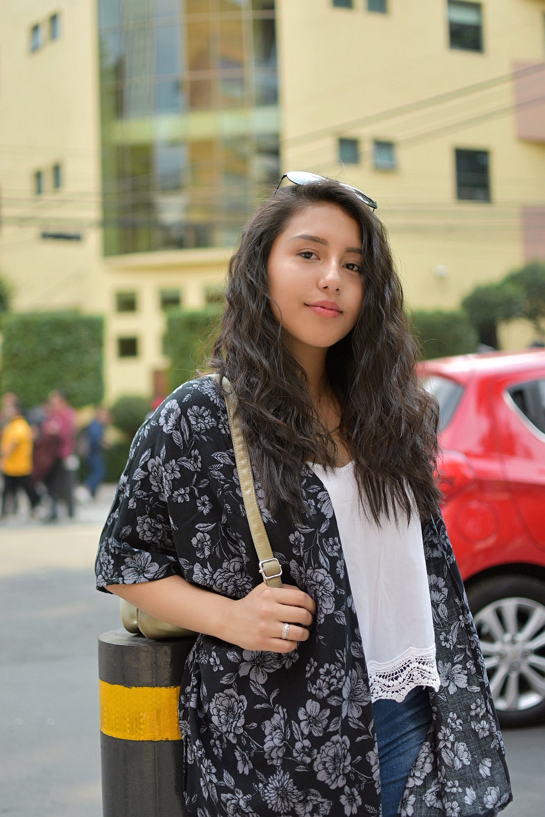 Nikon AF-S DX Nikkor 35mm F1.8G sample photo. Pretty person photography