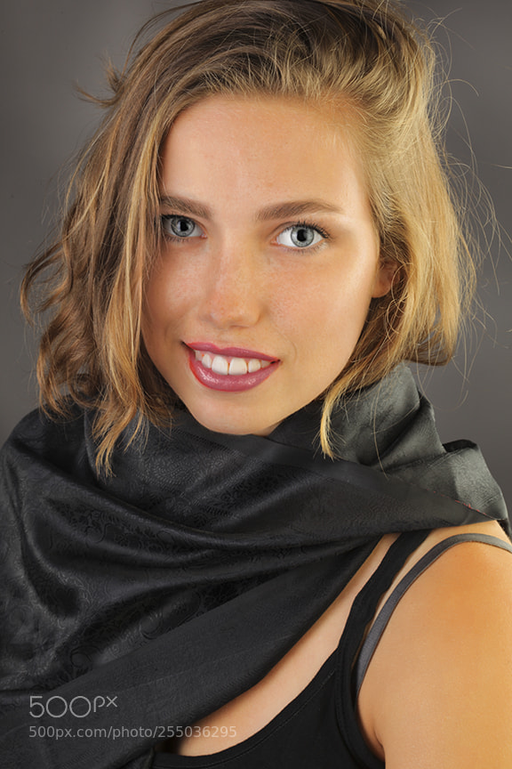 Canon EOS 5D Mark II sample photo. Carlotta photography