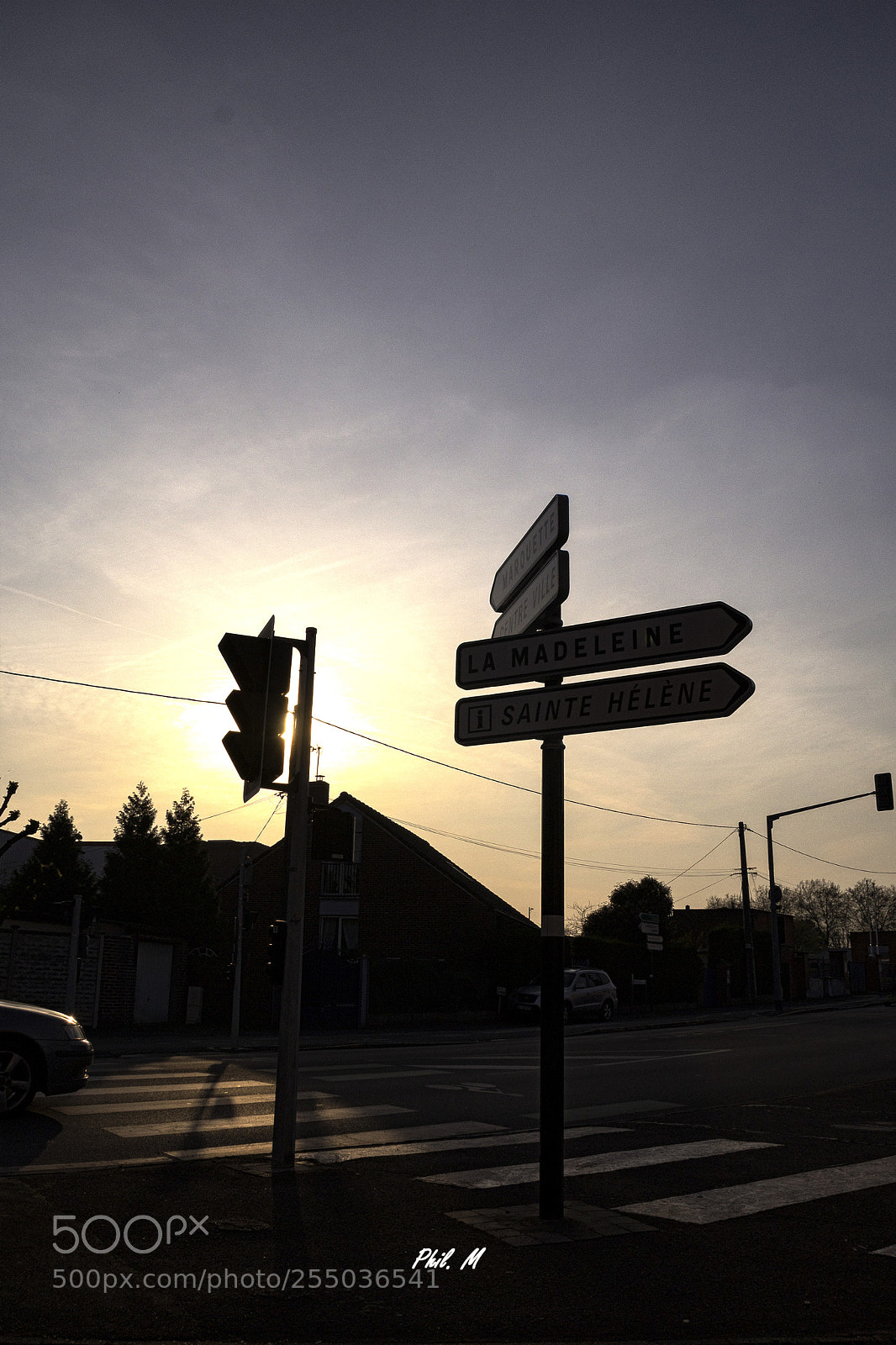 Canon EOS 1200D (EOS Rebel T5 / EOS Kiss X70 / EOS Hi) sample photo. Le carrefour photography