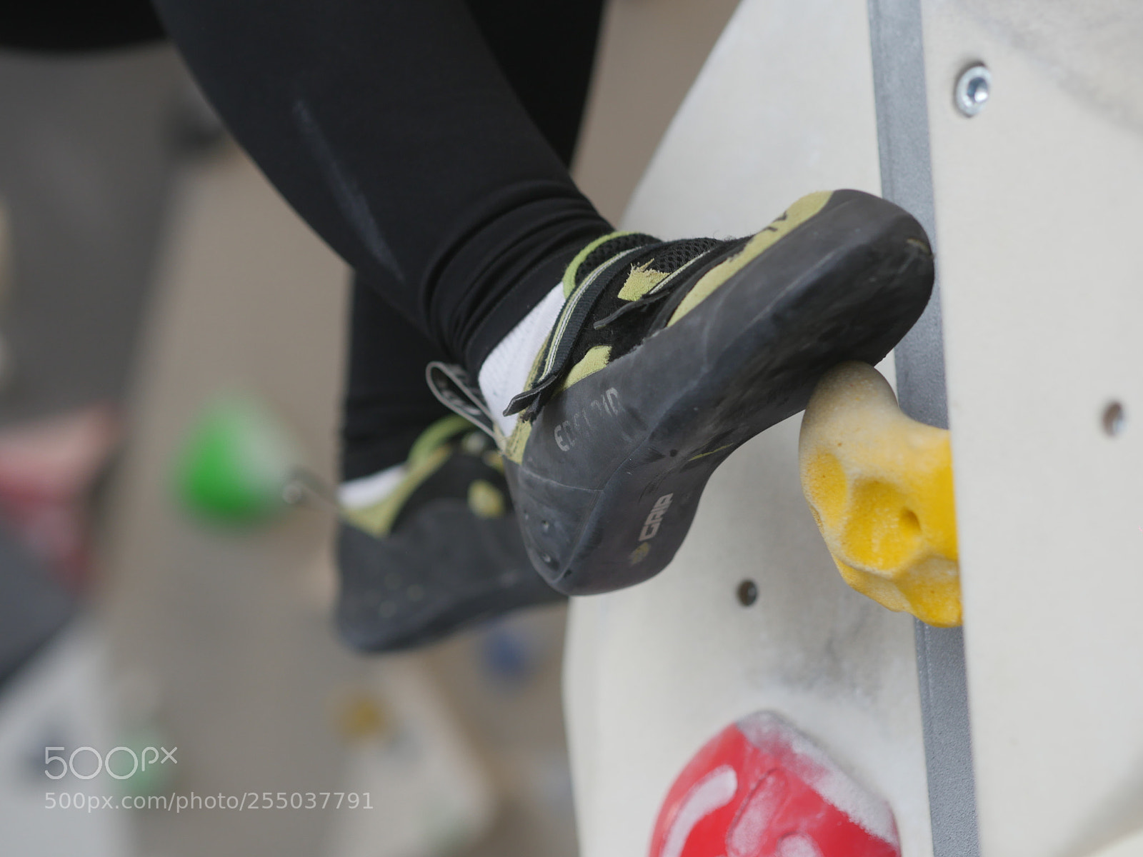 Panasonic Lumix DMC-GH4 sample photo. Crop person climbing wall photography