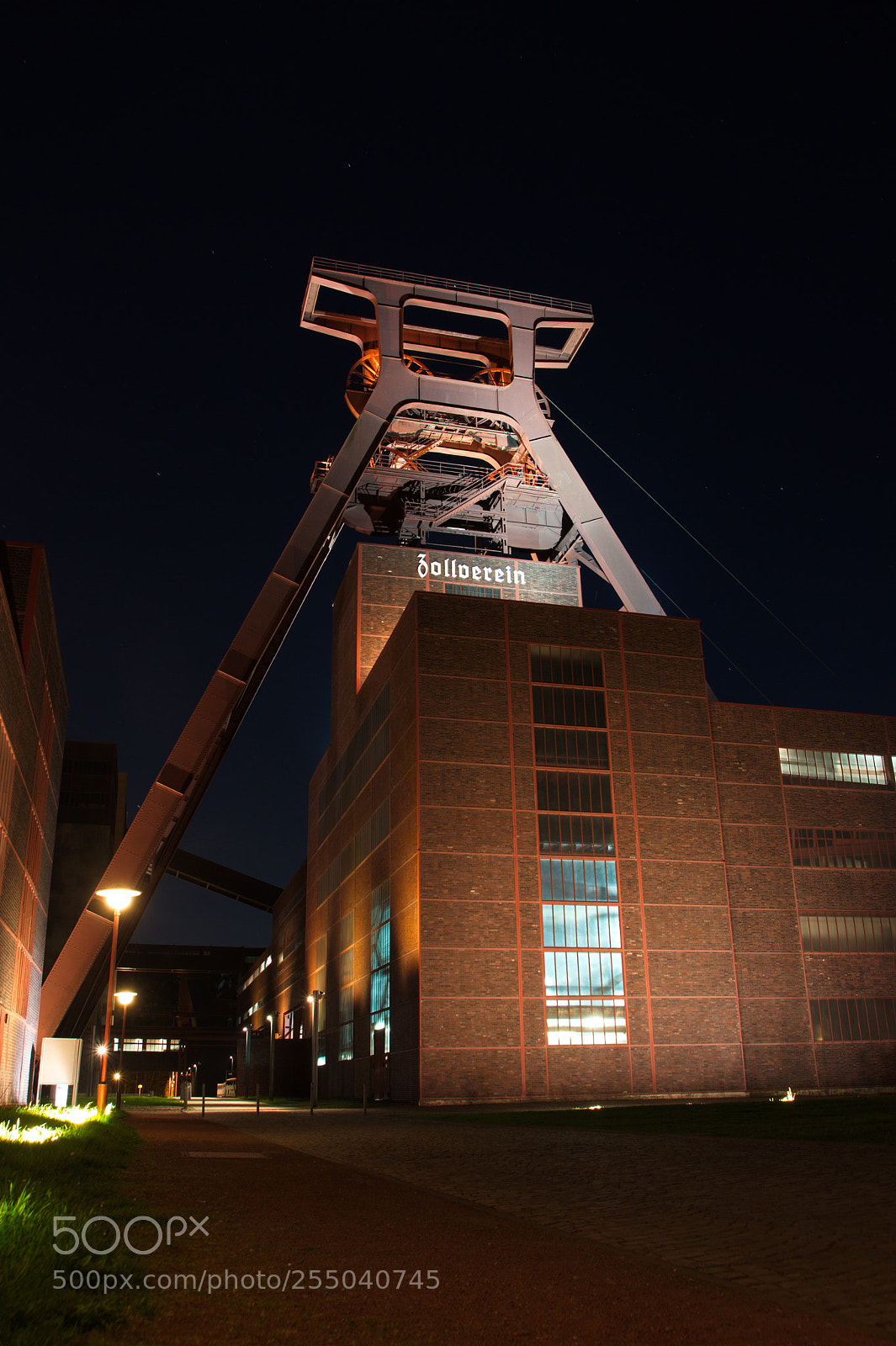 Canon EOS 77D (EOS 9000D / EOS 770D) sample photo. Zeche zollverein schacht xii photography