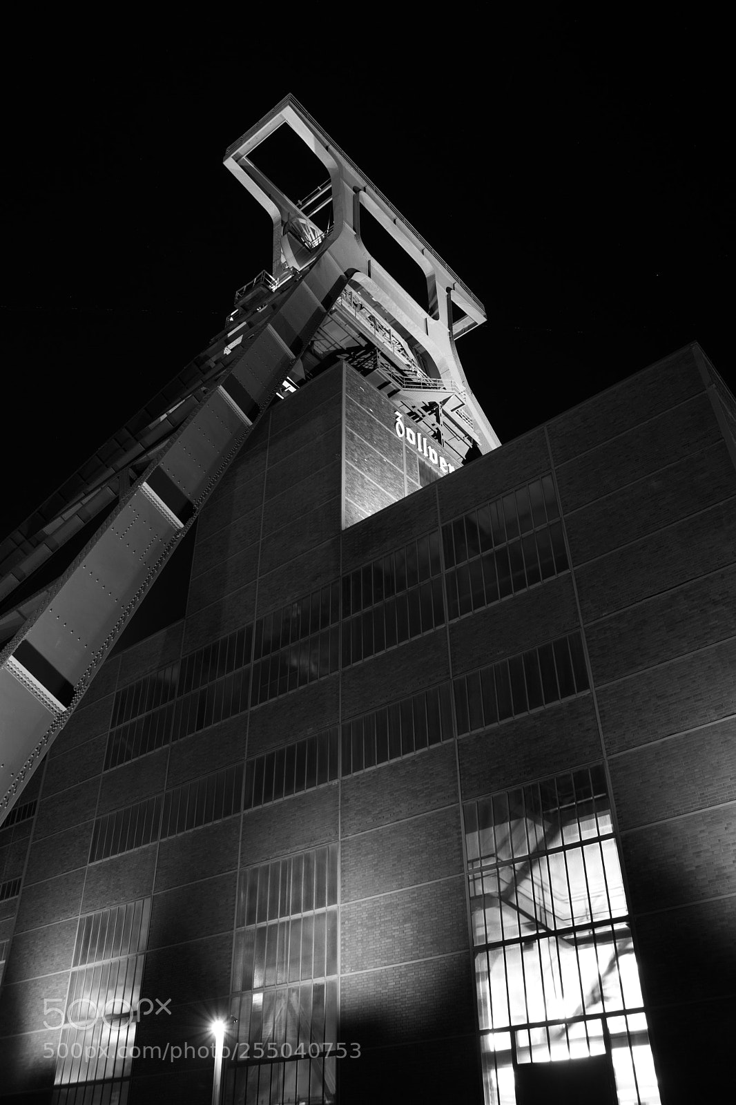 Canon EOS 77D (EOS 9000D / EOS 770D) sample photo. Zeche zollverein schacht xii photography