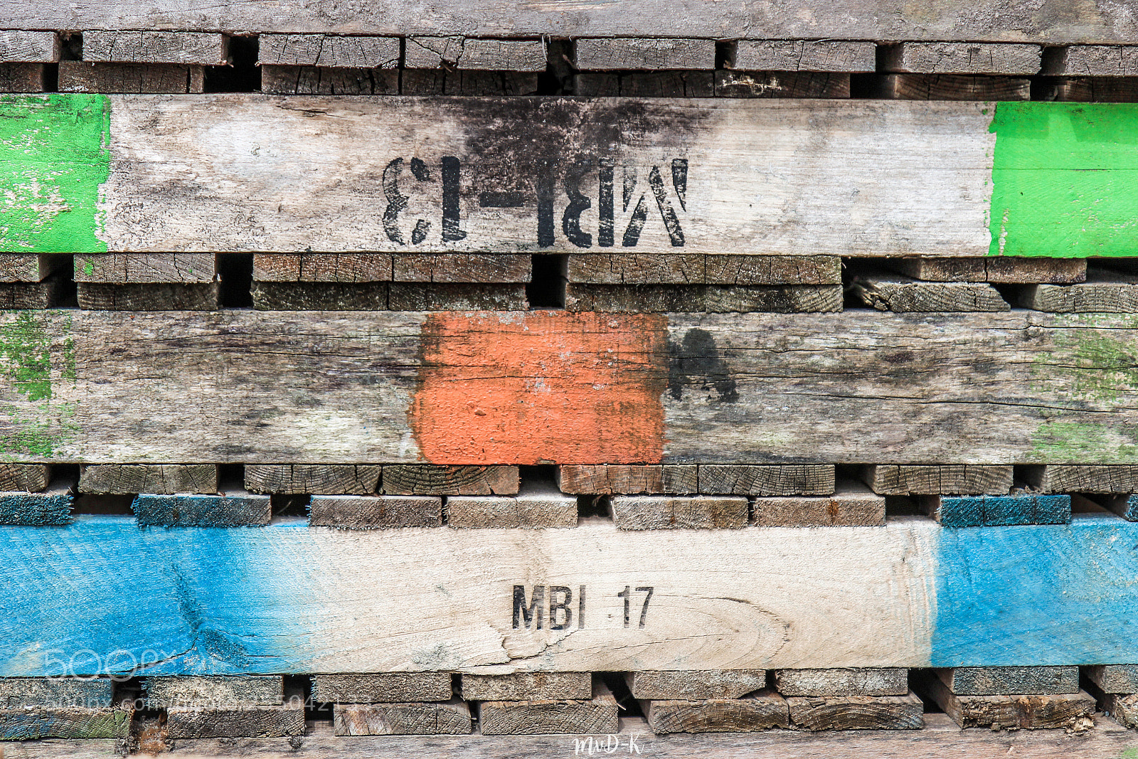 Canon EOS 600D (Rebel EOS T3i / EOS Kiss X5) sample photo. Wooden lines photography