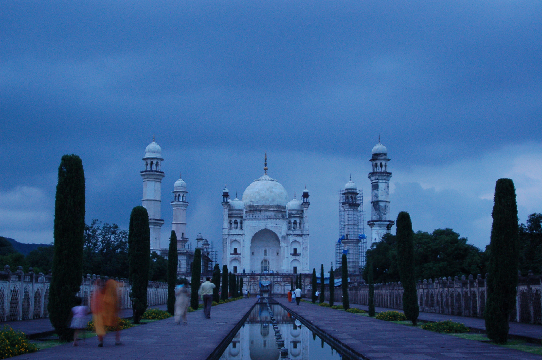 Sigma 28-300mm F3.5-6.3 DG Macro sample photo. Mini taj photography