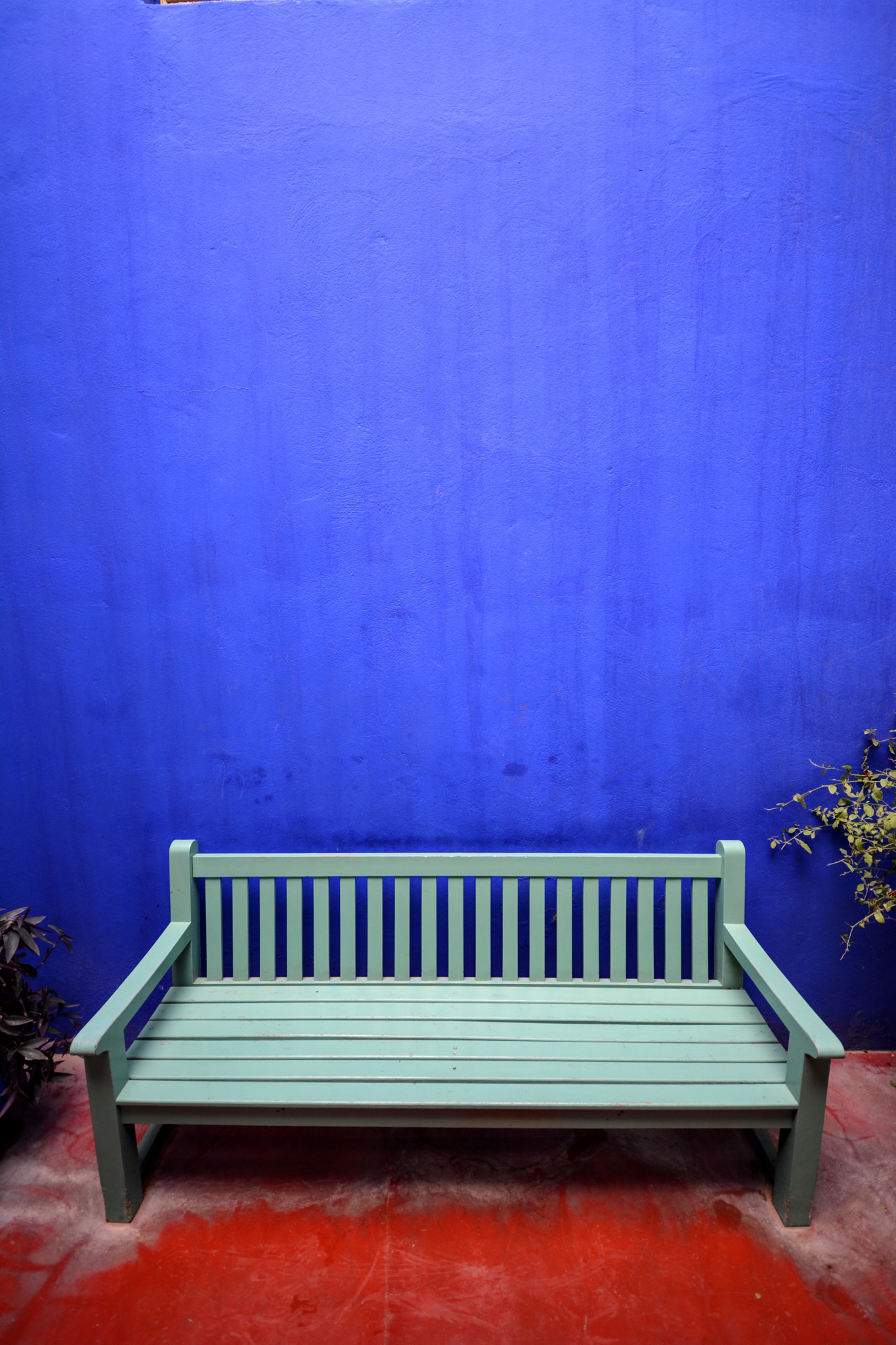 Nikon D7100 + Sigma 10-20mm F4-5.6 EX DC HSM sample photo. Bench in majorelle gardens photography