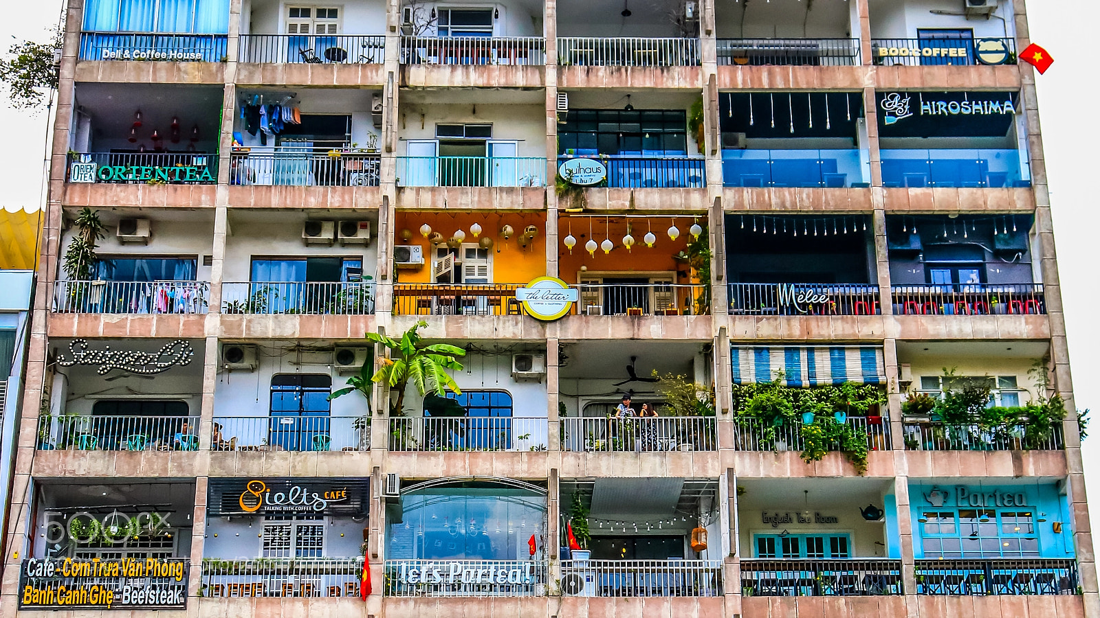 Canon EOS 750D (EOS Rebel T6i / EOS Kiss X8i) sample photo. Chung cu nguyen hue photography