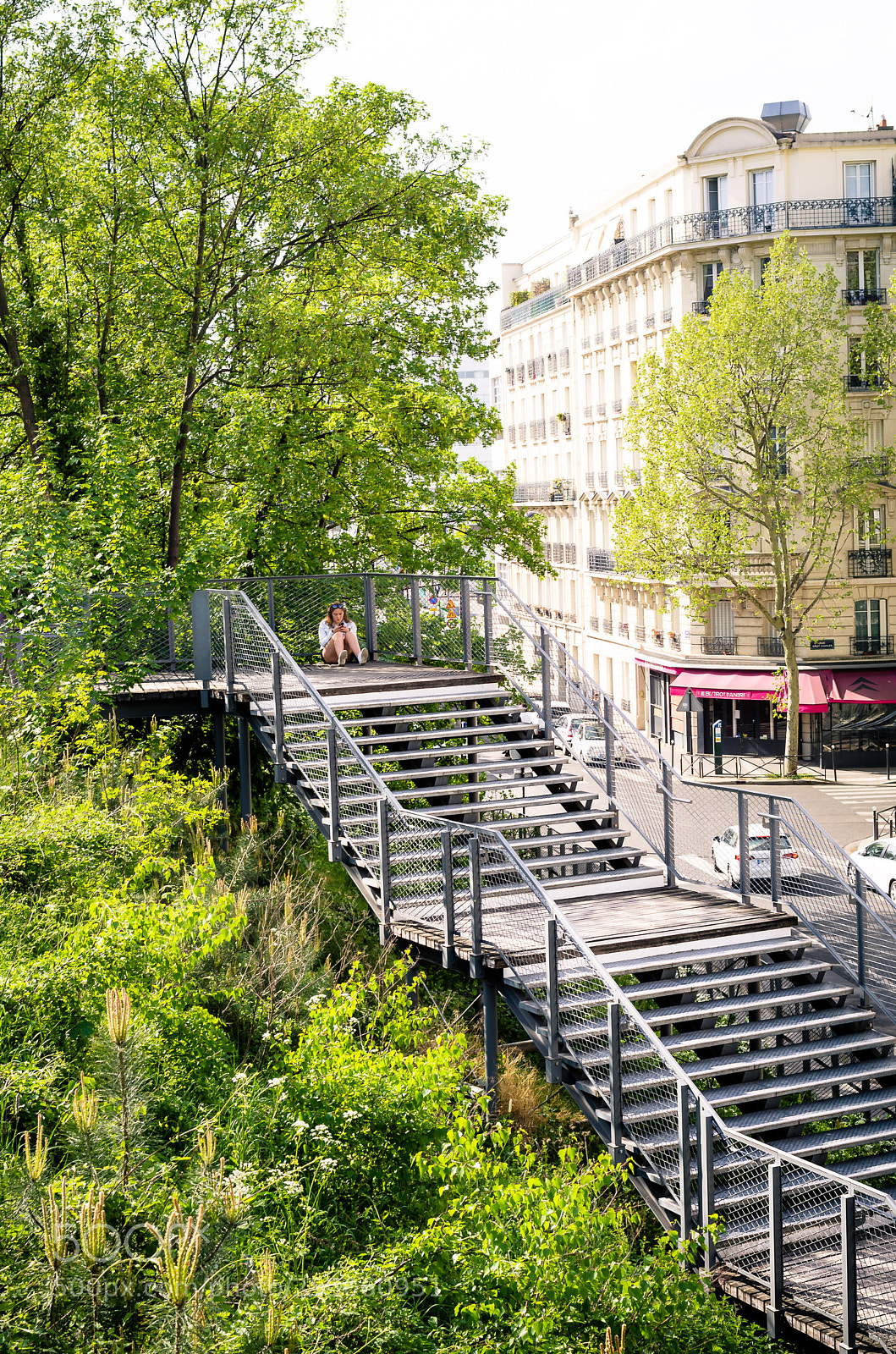 Pentax K-5 sample photo. La fille sur l'escalier photography