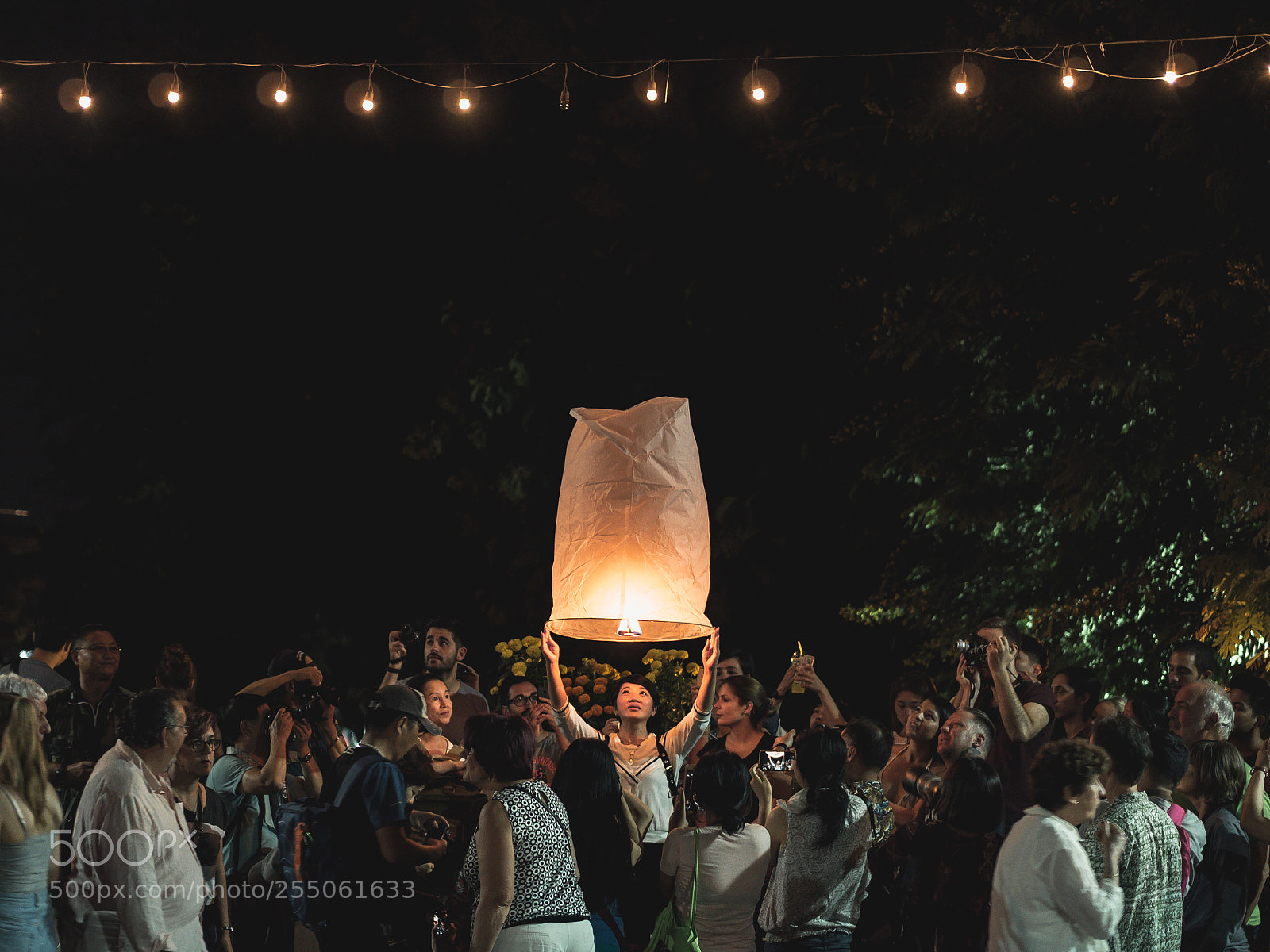 Olympus OM-D E-M5 II sample photo. Crowd but alone photography