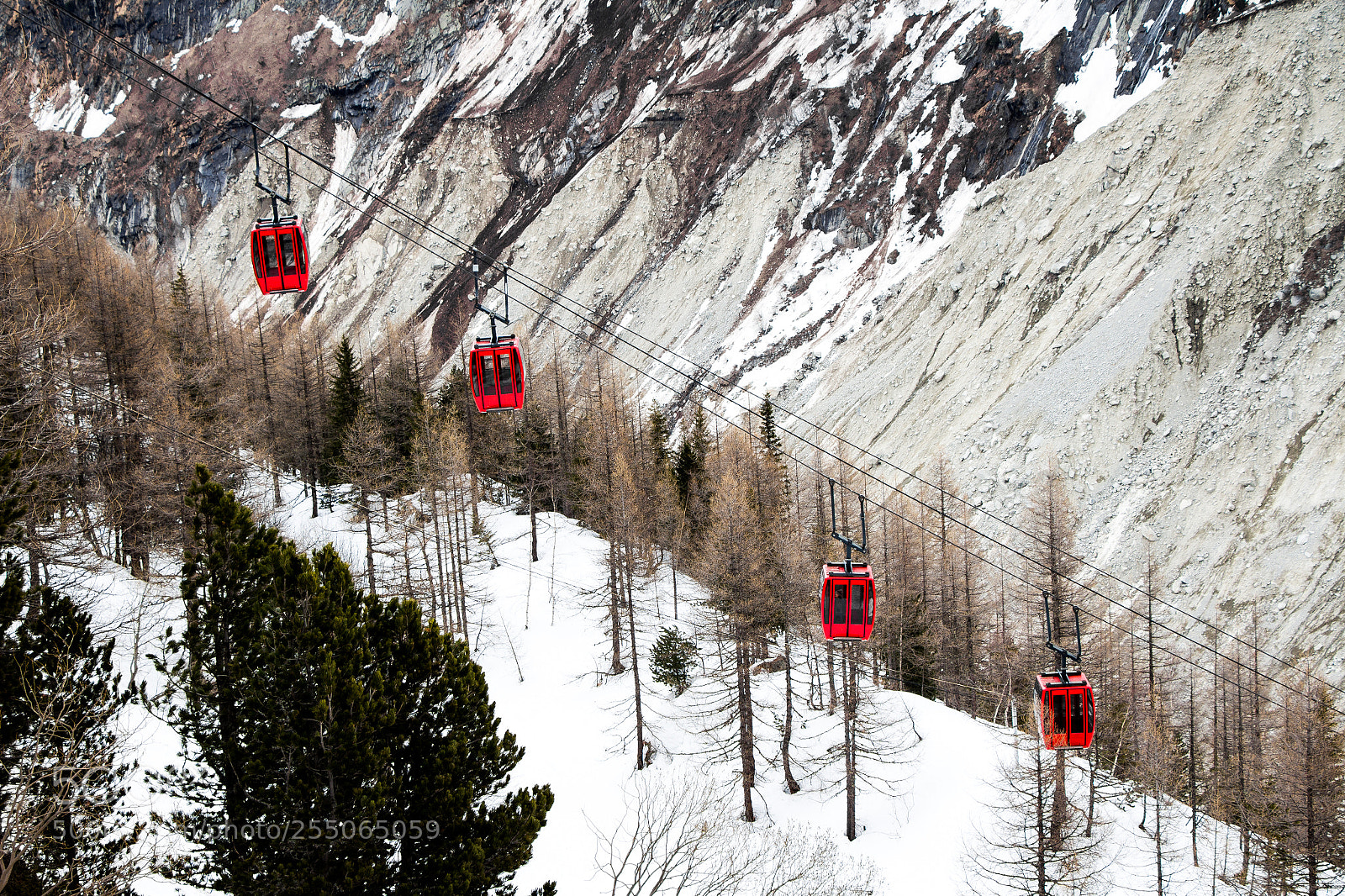 Canon EOS 650D (EOS Rebel T4i / EOS Kiss X6i) sample photo. Cable cars in the photography