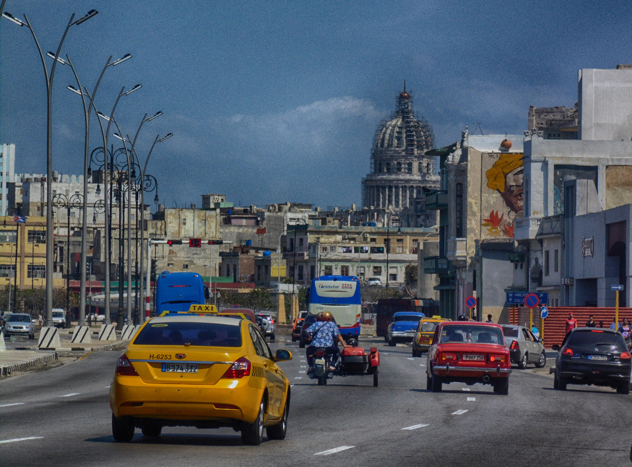 Panasonic Lumix DMC-LZ40 sample photo. Malecón photography