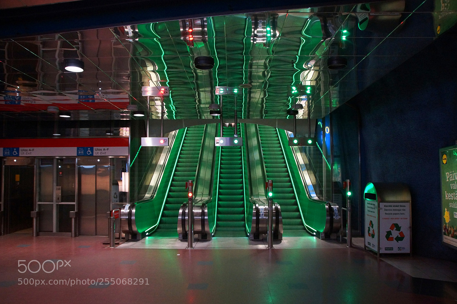 Sony SLT-A77 sample photo. Escalator for descent to photography