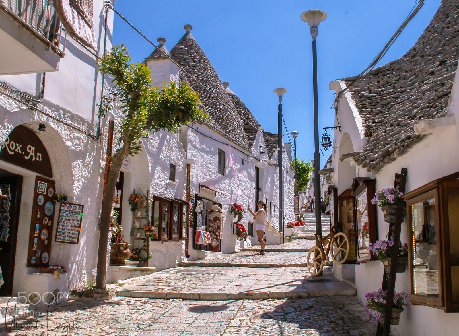 Canon EOS 1100D (EOS Rebel T3 / EOS Kiss X50) sample photo. Alberobello's streets photography
