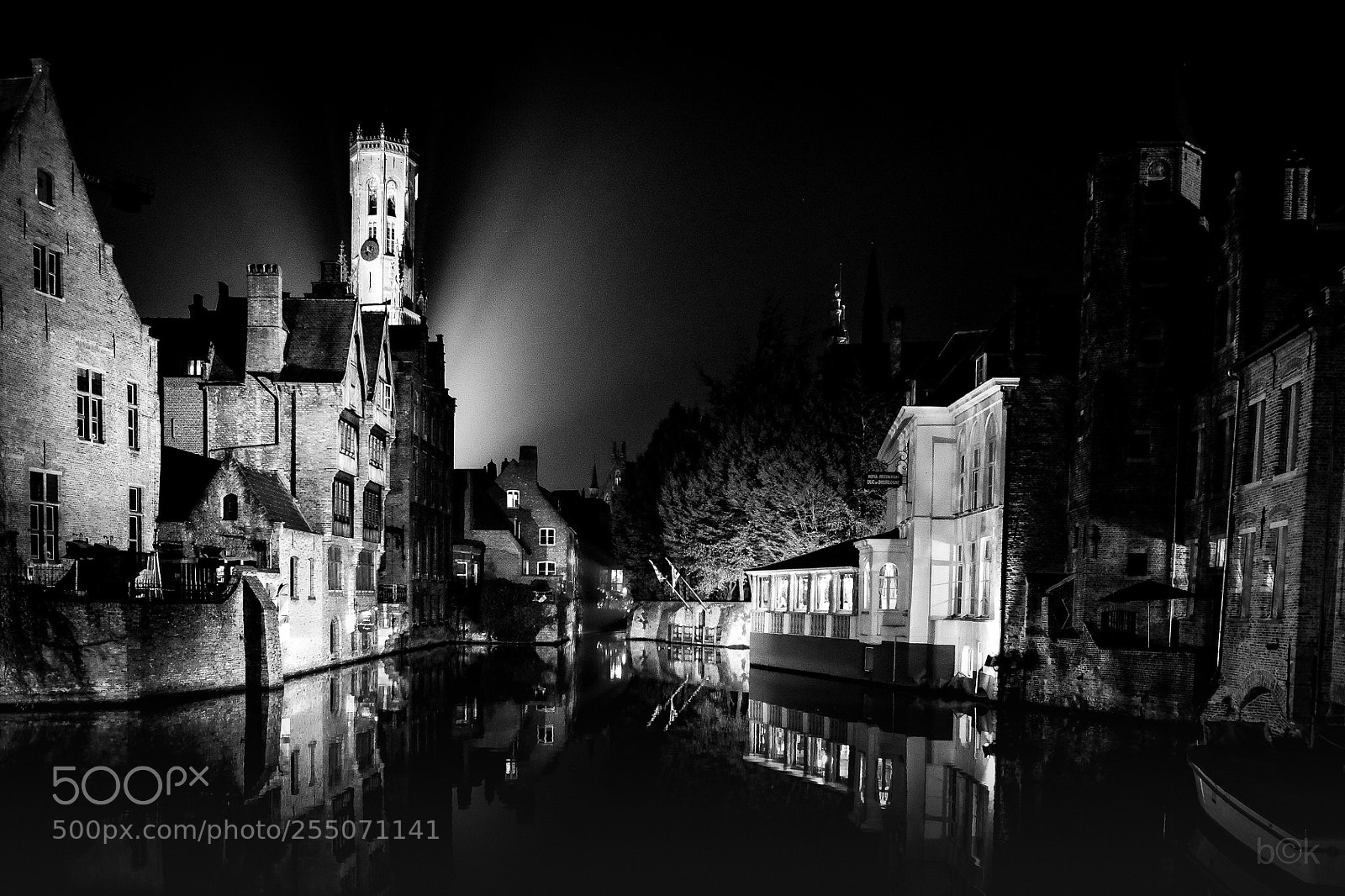 Fujifilm X70 sample photo. Bruges by night photography