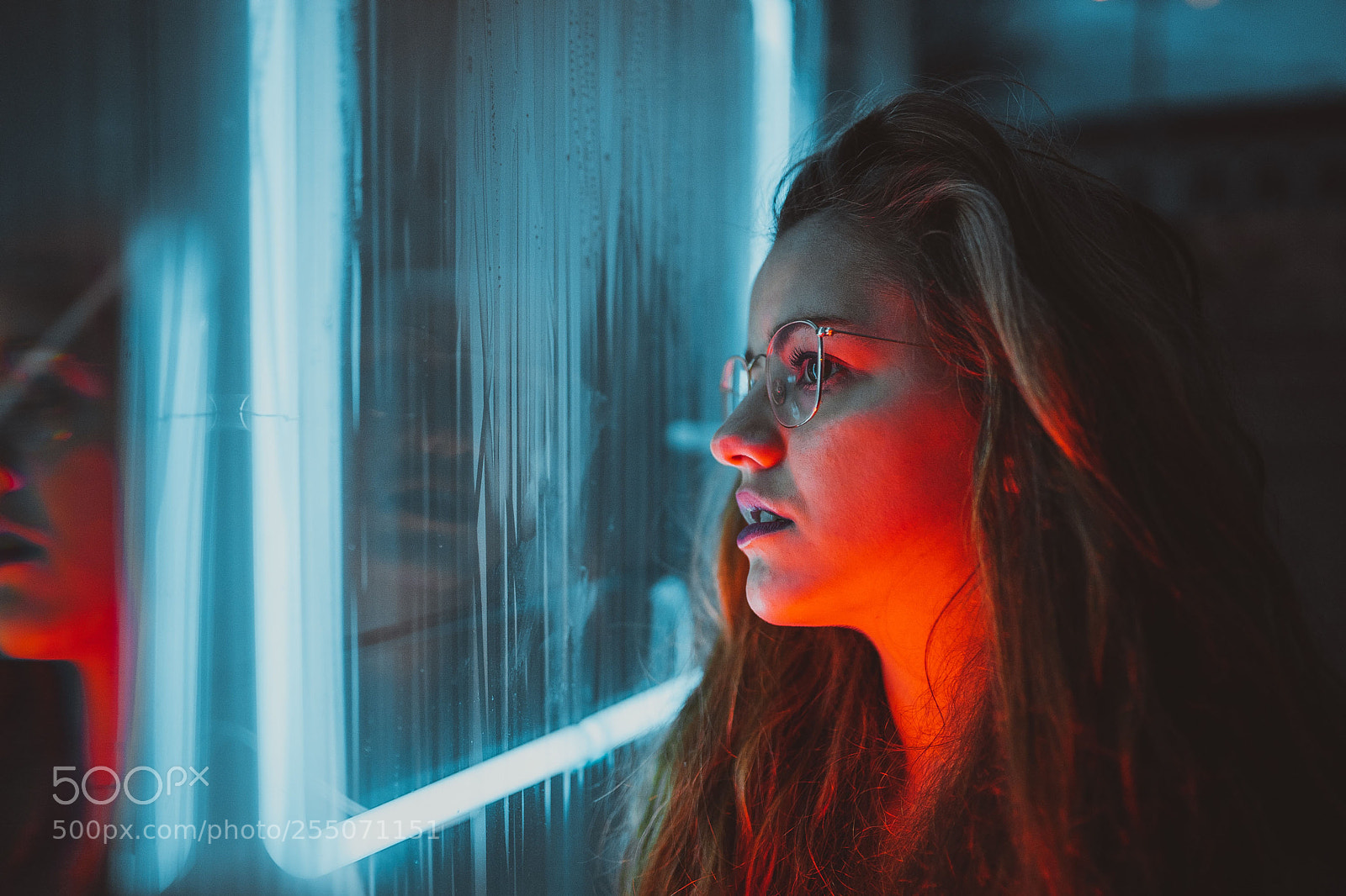 Sony a7 III sample photo. Néon girl photography