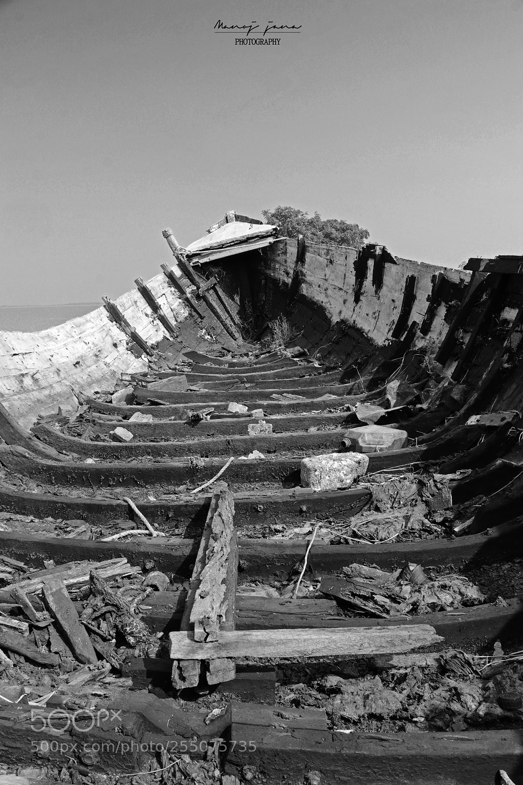 Canon EOS 80D sample photo. Old broken boat photography