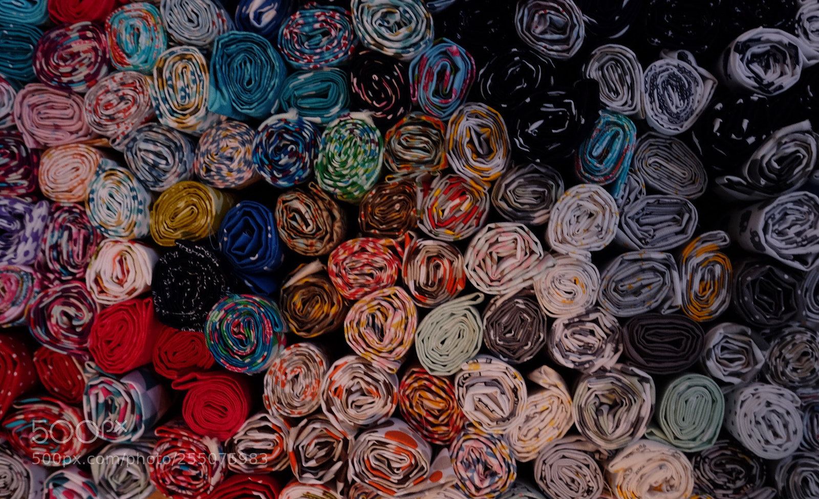 Fujifilm X70 sample photo. Textile market photography
