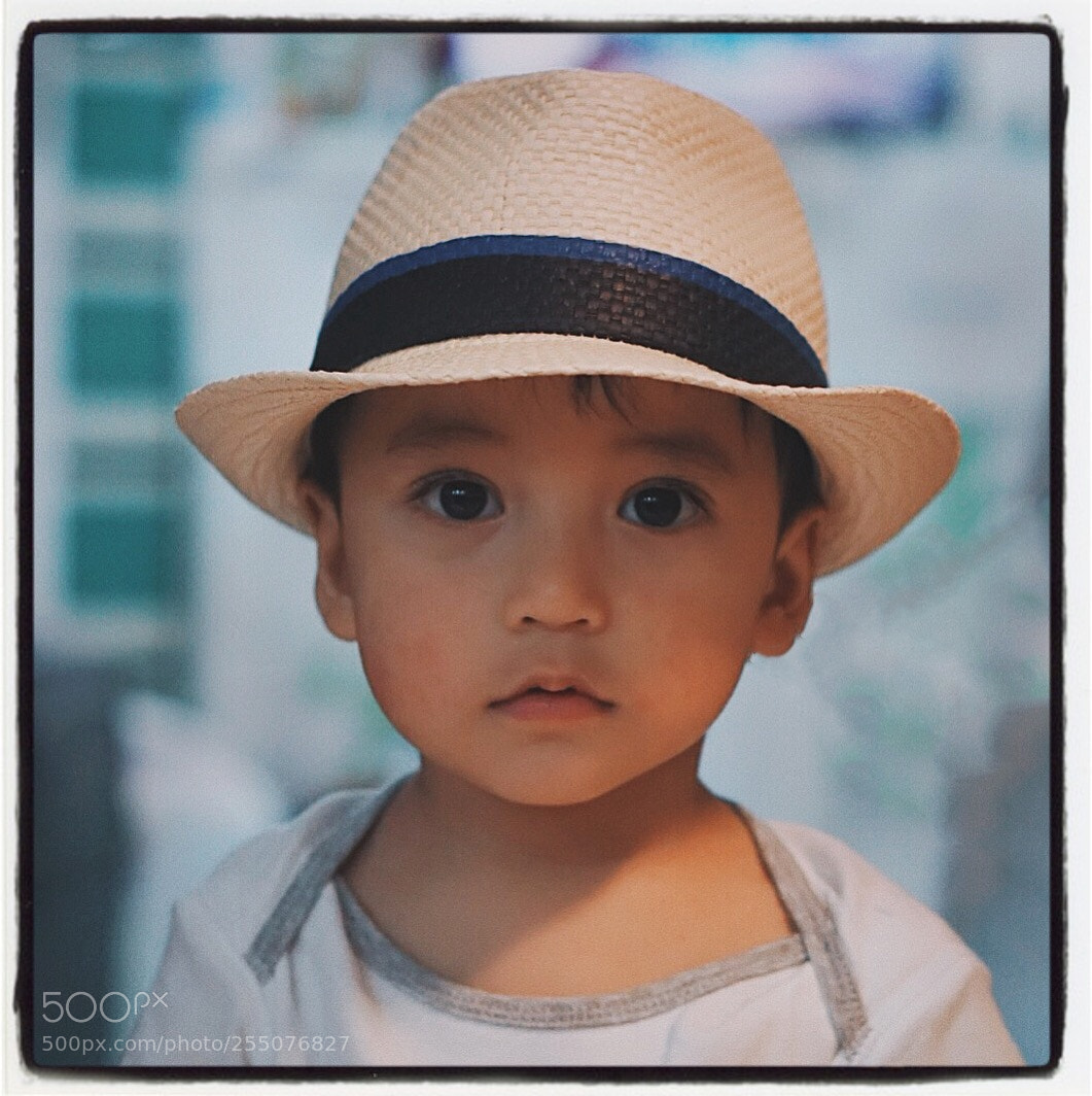 Sony a6000 sample photo. My little nephew. his photography