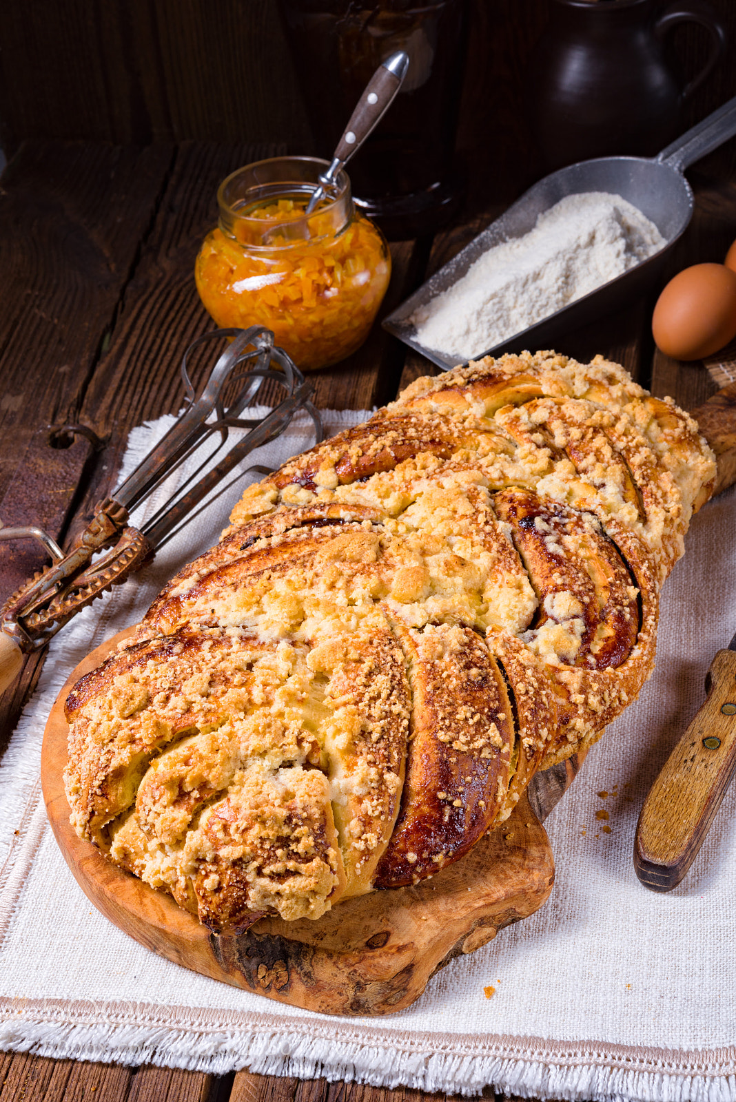 Nikon D810 sample photo. Braided yeast bun with photography