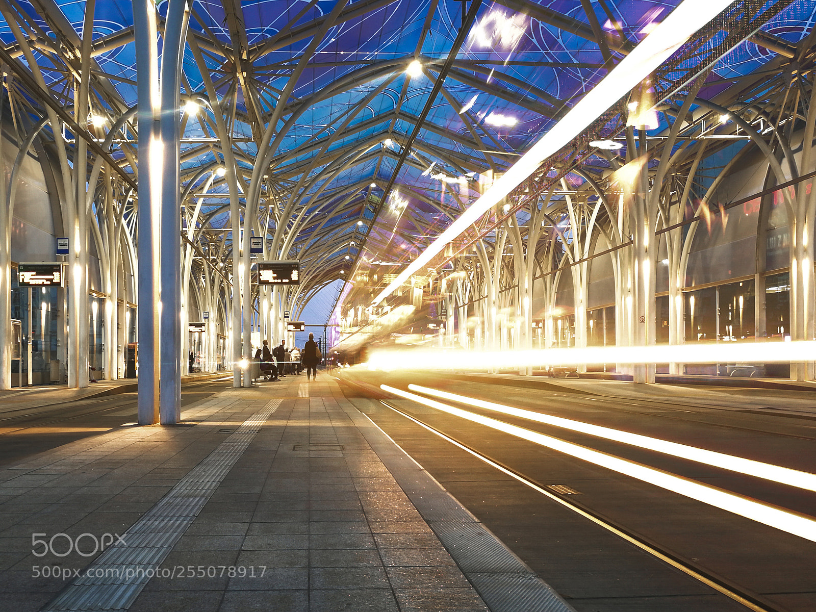 HUAWEI P10 sample photo. Tram light trails photography