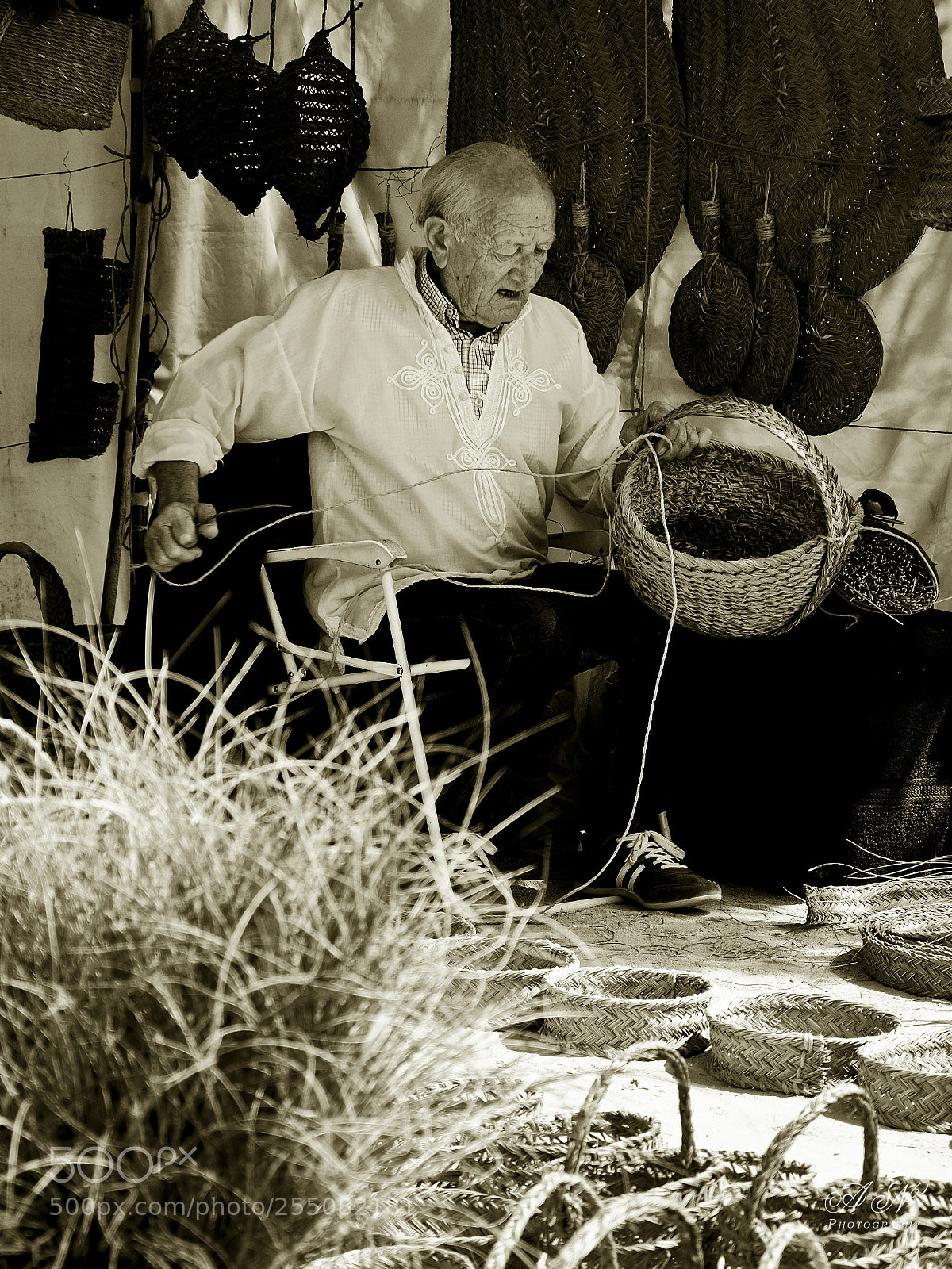Fujifilm X-T10 sample photo. Artesano del esparto photography