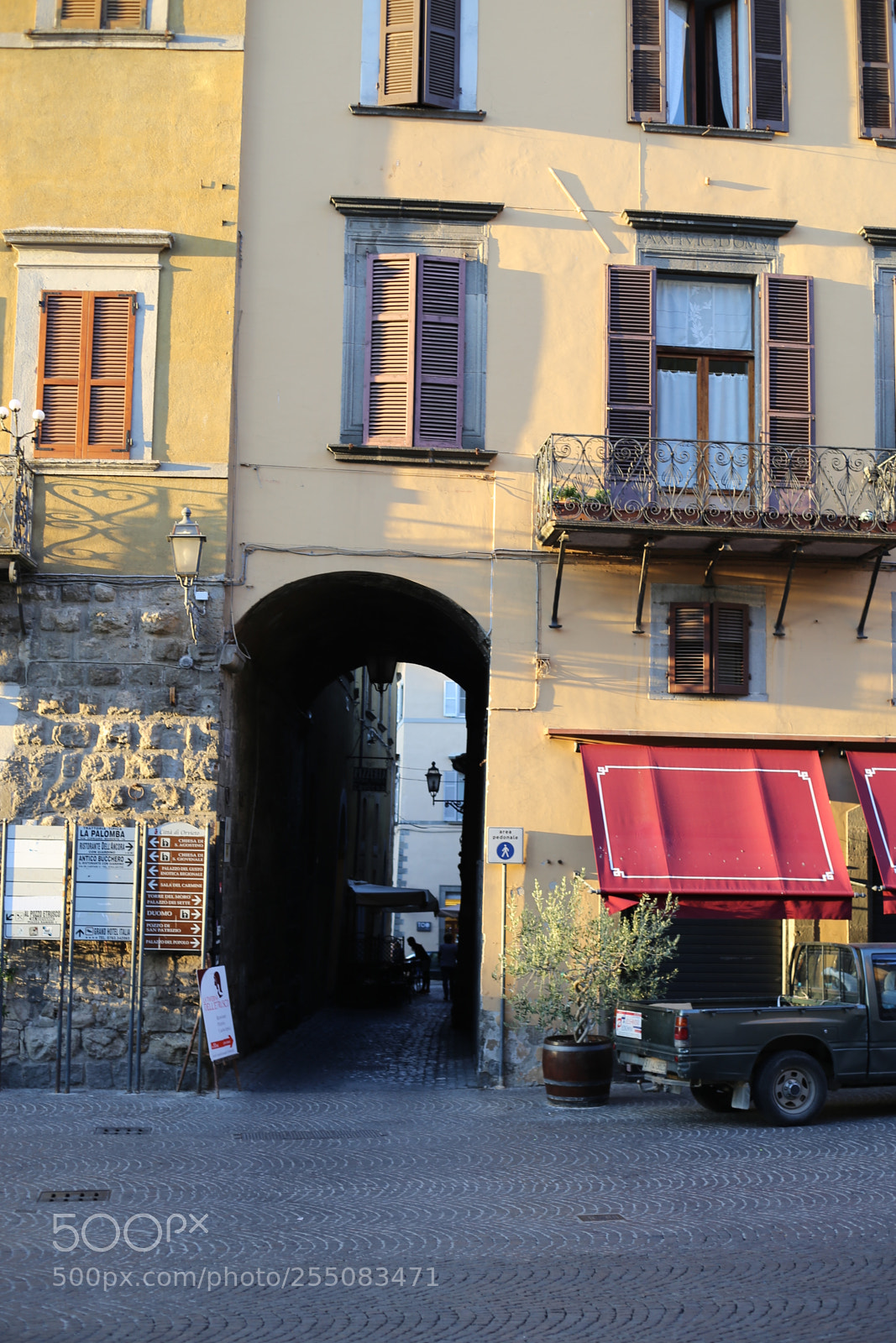 Canon EOS 6D + Canon EF 50mm F1.8 II sample photo. Trip to umbria tuscany photography