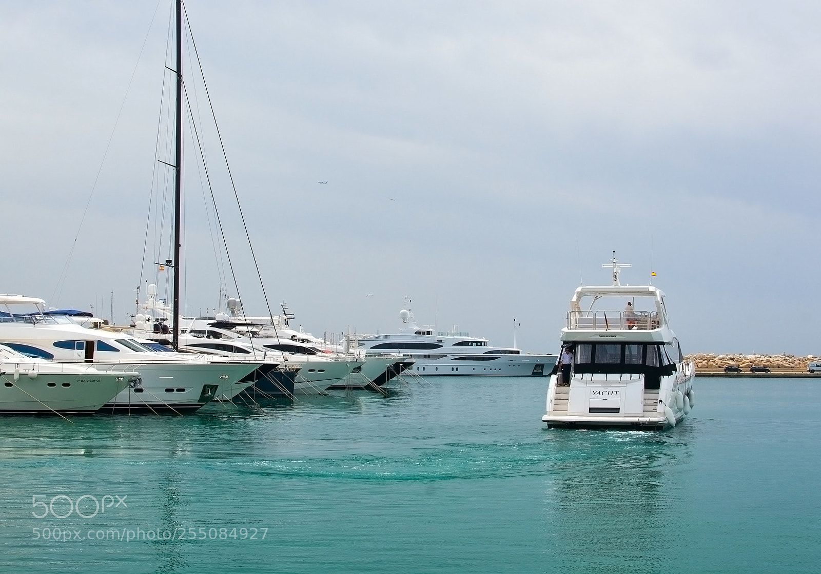 Nikon D7100 sample photo. Luxury yacht sails off photography
