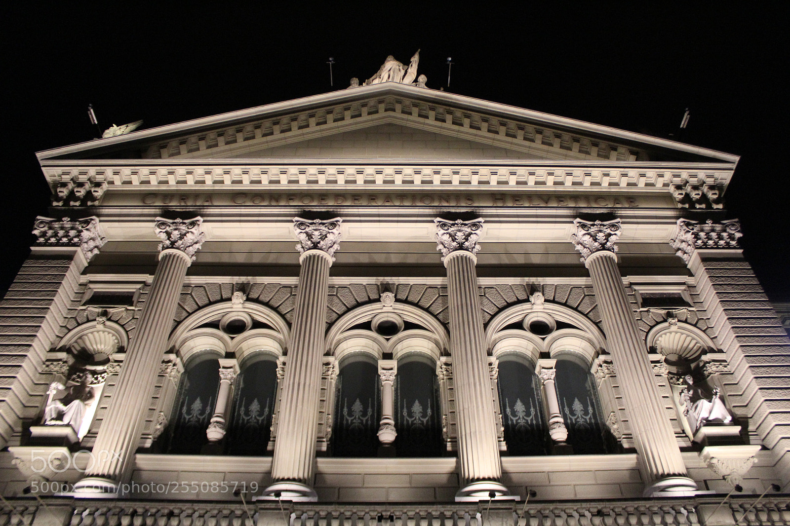 Canon EOS 1300D (EOS Rebel T6 / EOS Kiss X80) sample photo. The swiss capitol photography