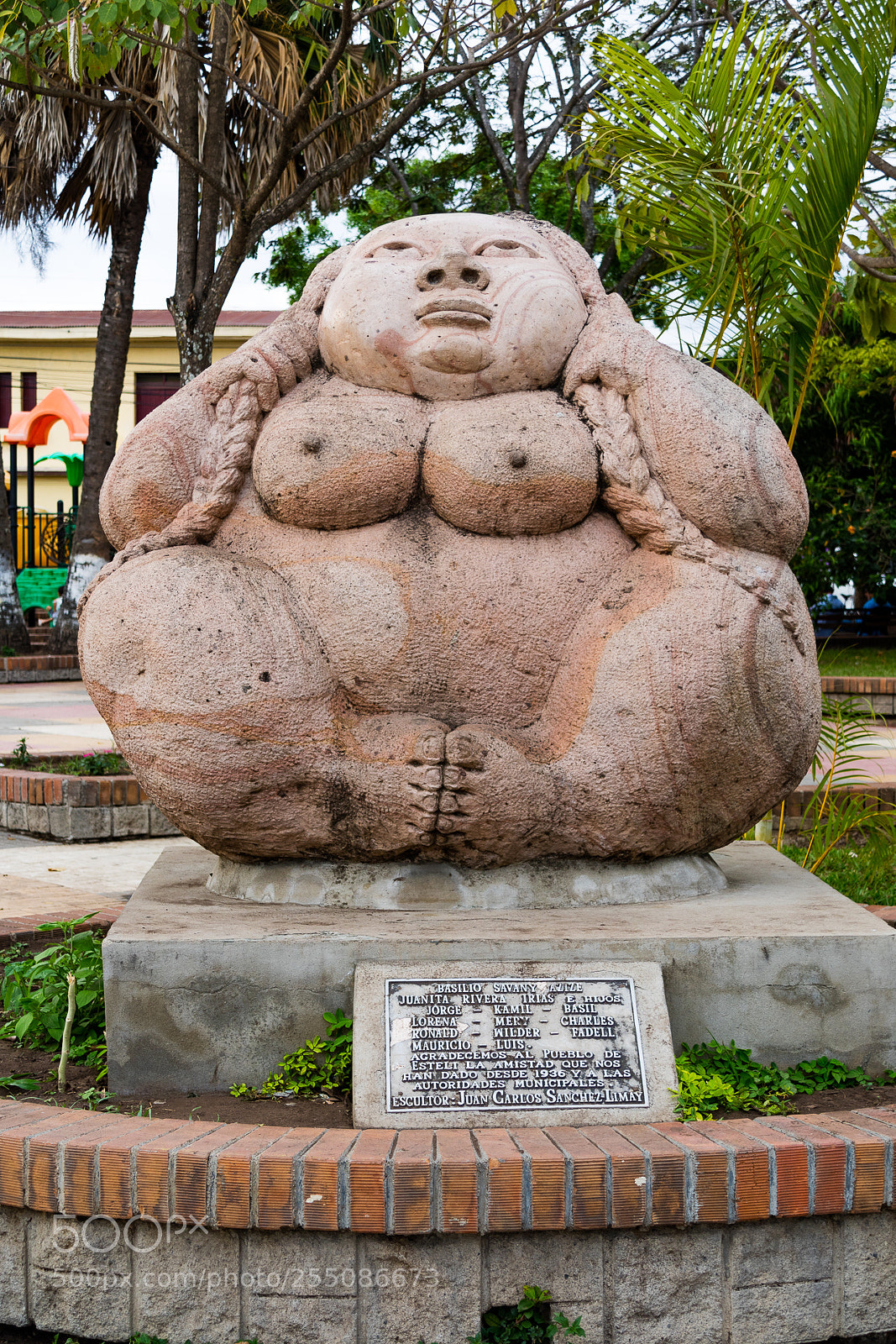 Canon EOS M3 sample photo. Statue photography