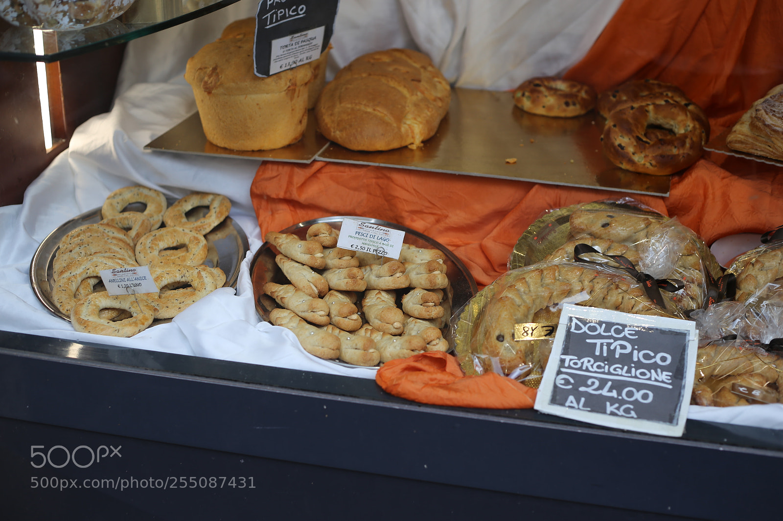 Canon EOS 6D + Canon EF 50mm F1.8 II sample photo. Trip to umbria tuscany photography