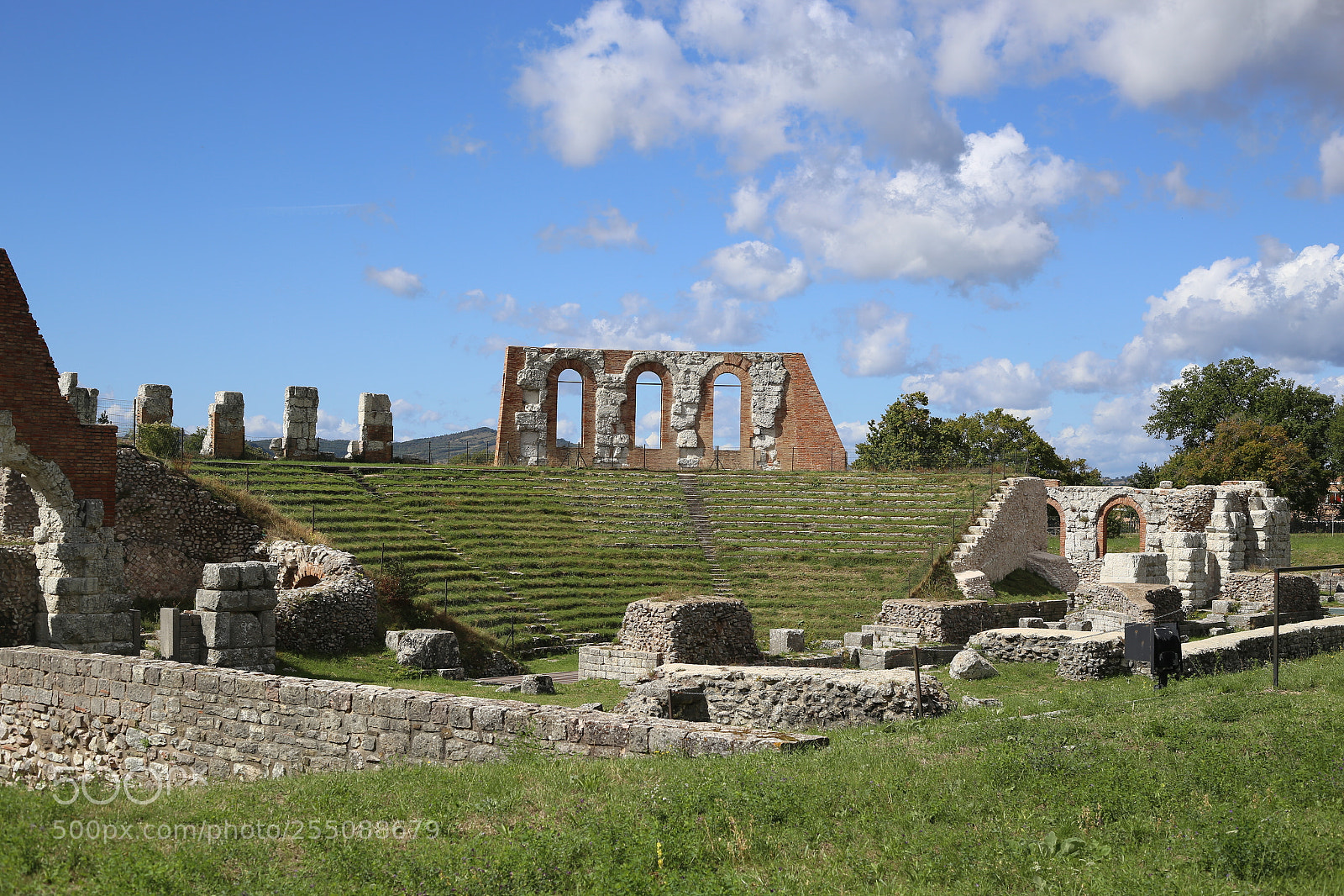 Canon EOS 6D + Canon EF 50mm F1.8 II sample photo. Trip to umbria tuscany photography