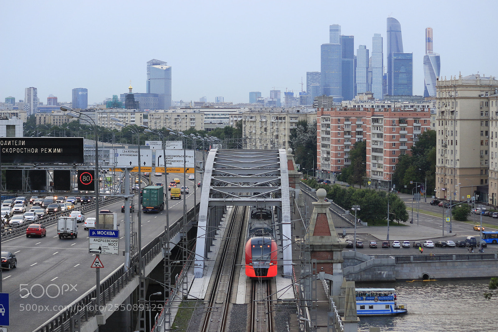 Canon EOS 650D (EOS Rebel T4i / EOS Kiss X6i) sample photo. Moskow central cirсle photography