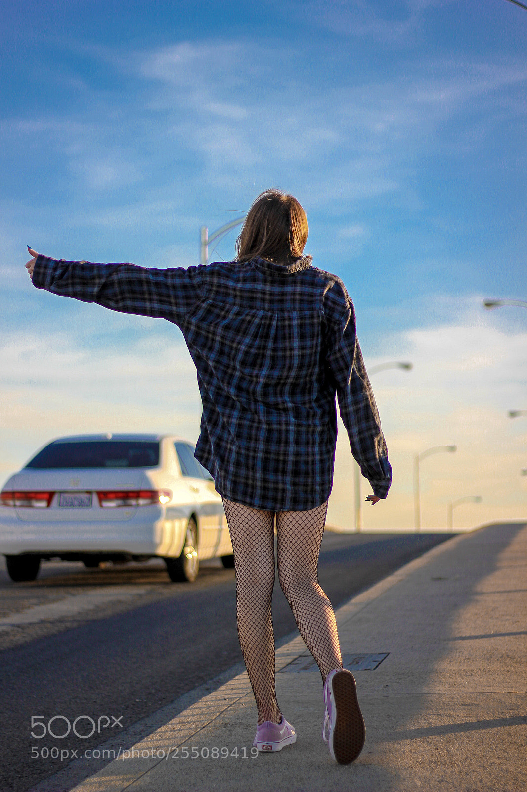 Canon EOS 550D (EOS Rebel T2i / EOS Kiss X4) sample photo. Hitch hiking photography